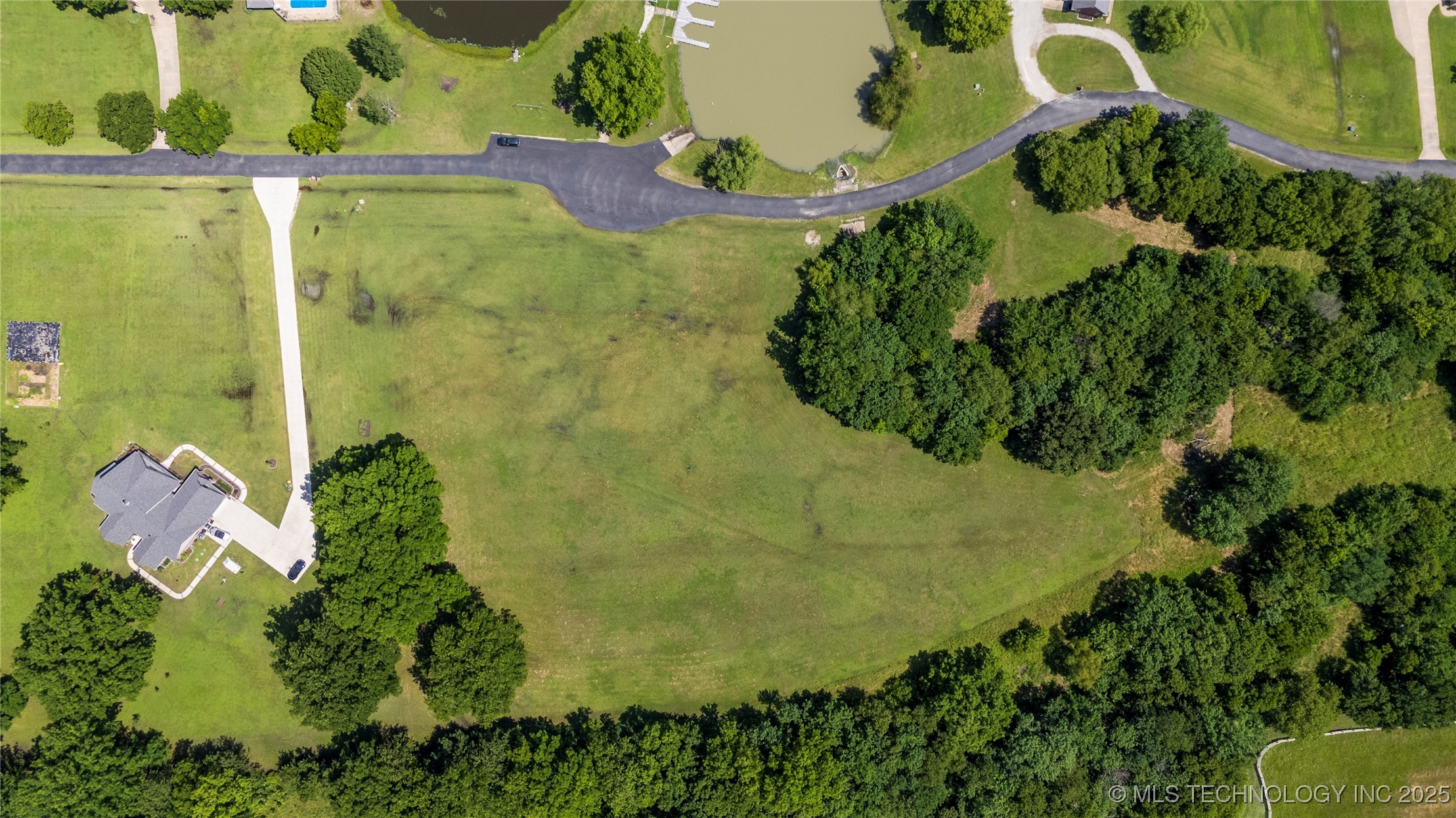 5544 Lake Drive Property Photo 7