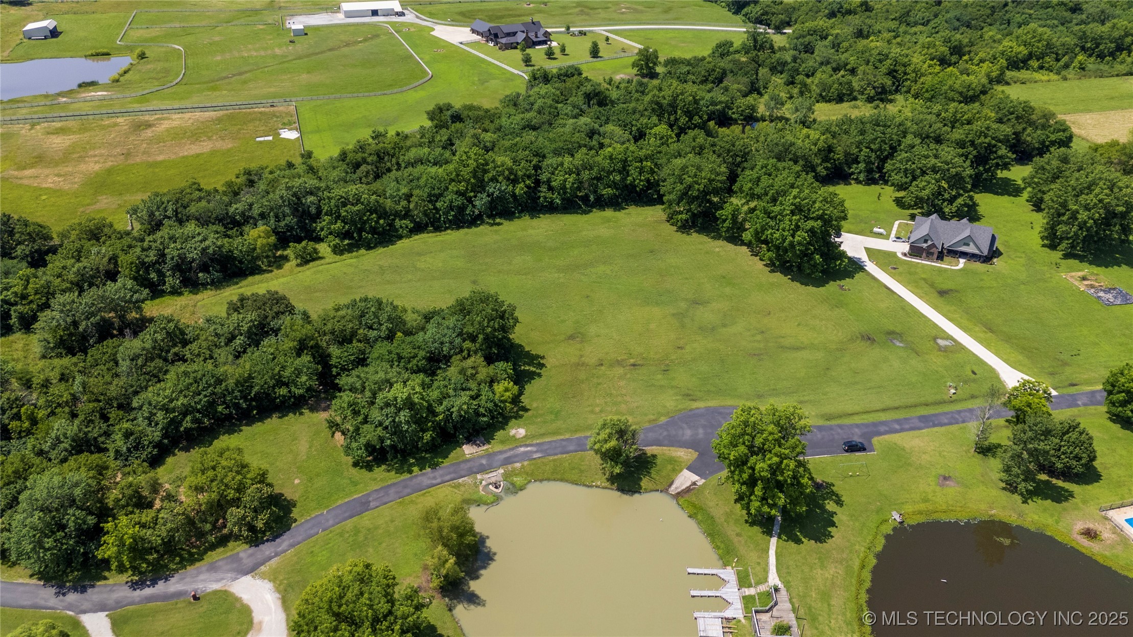 5544 Lake Drive Property Photo 14