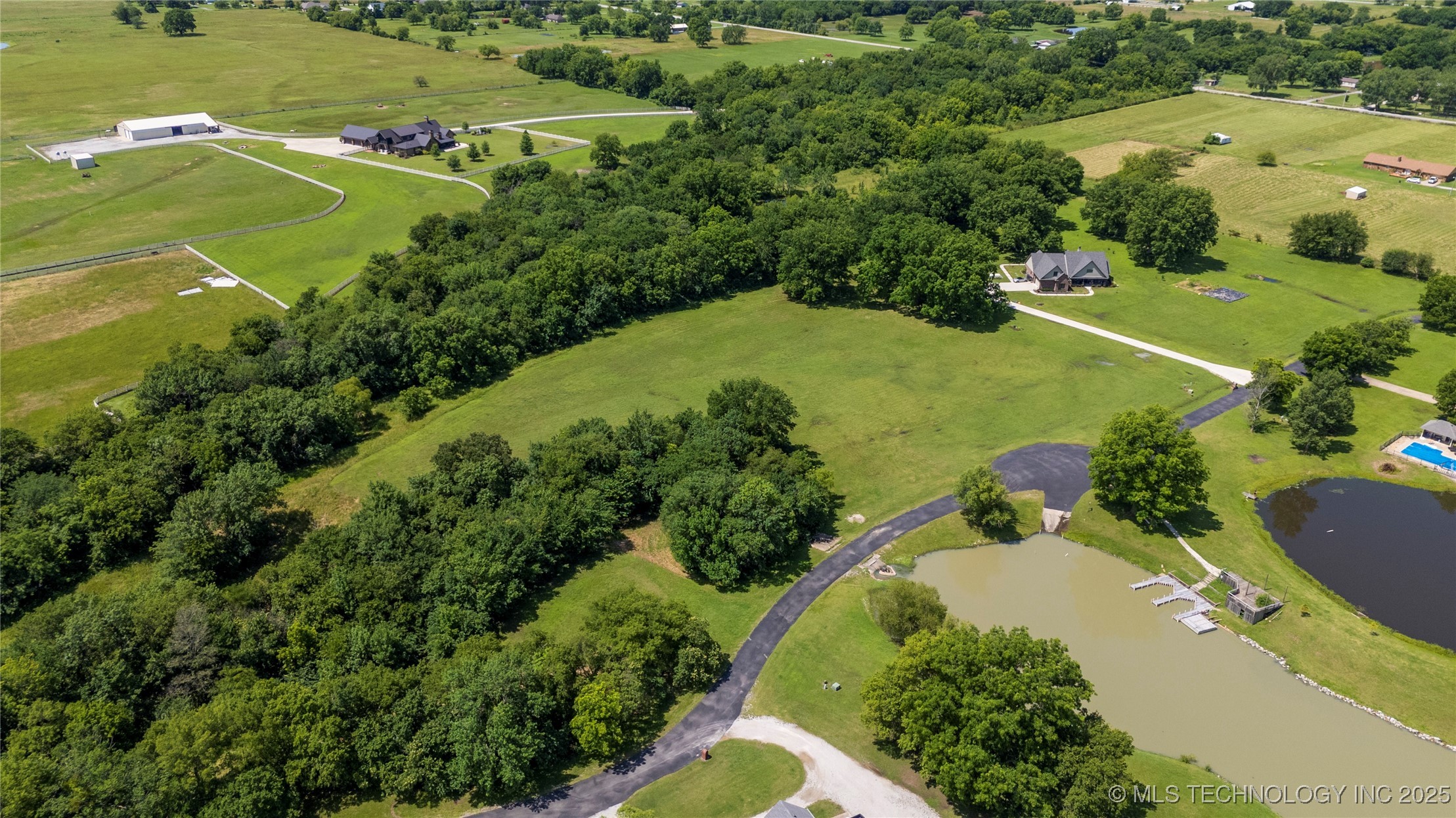 5544 Lake Drive Property Photo 16