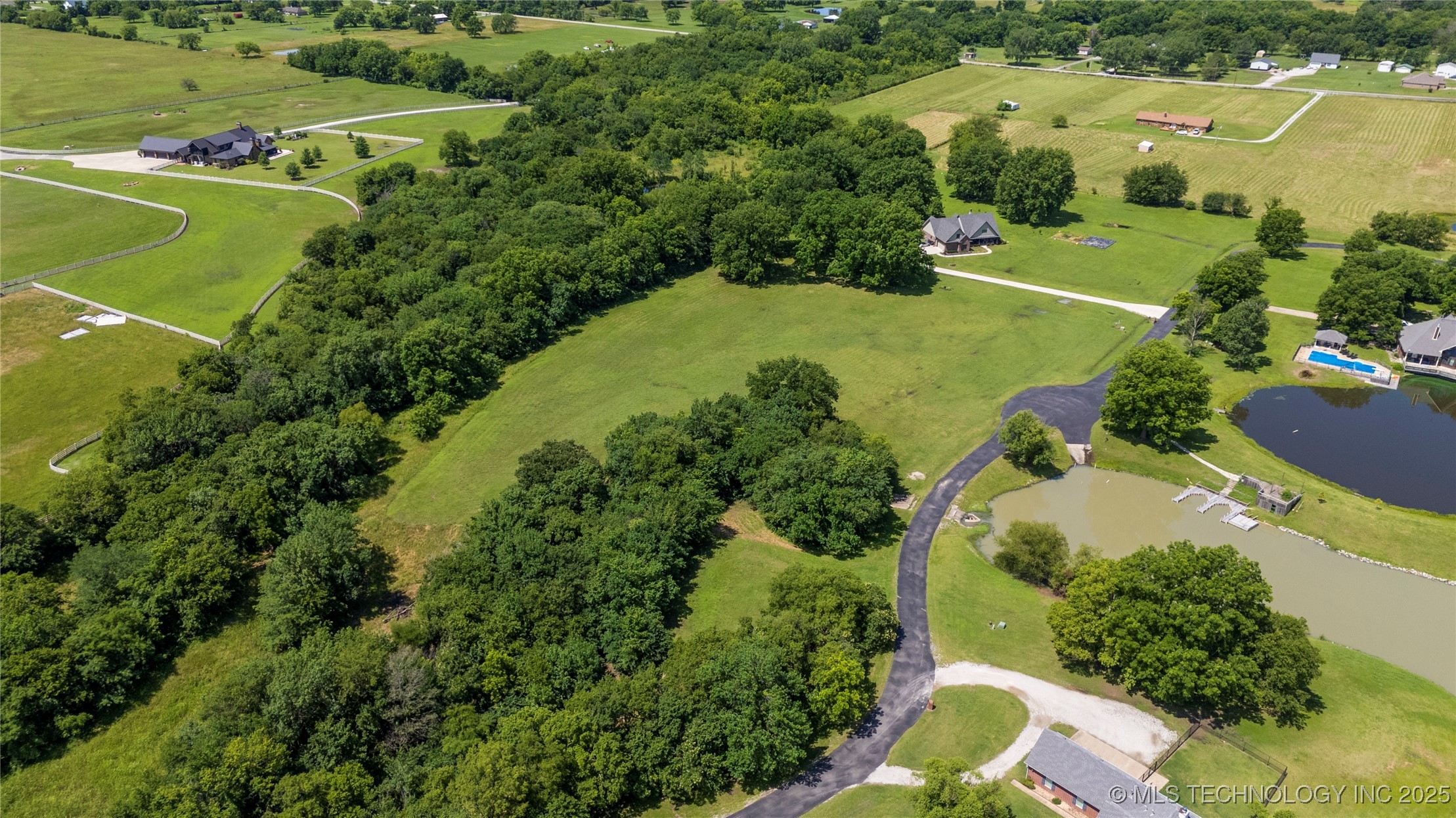 5544 Lake Drive Property Photo 17