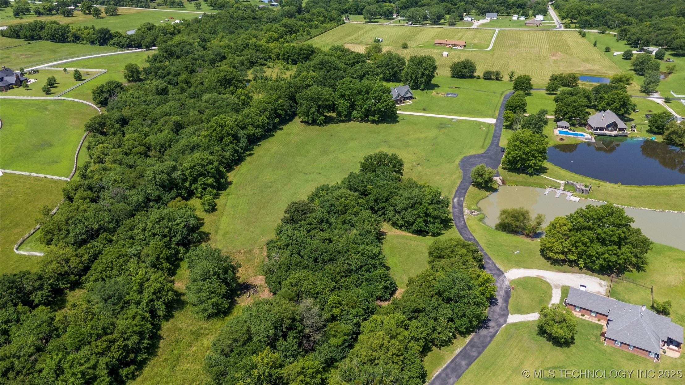 5544 Lake Drive Property Photo 18