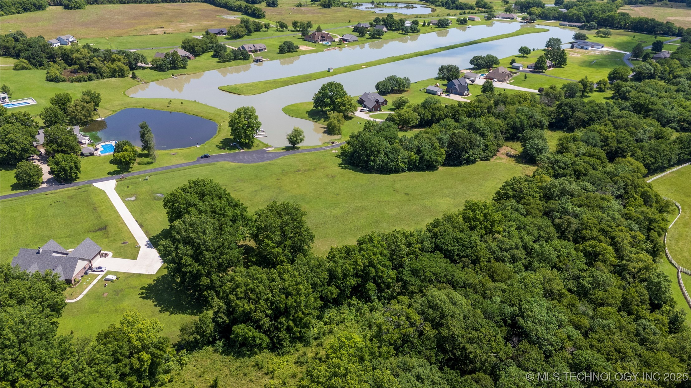 5544 Lake Drive Property Photo 24