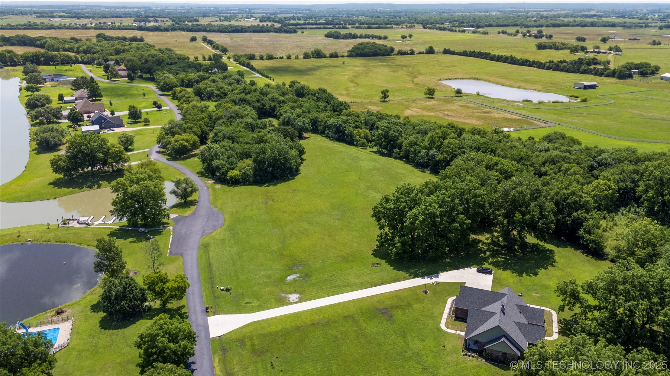 5544 Lake Drive Property Photo 27