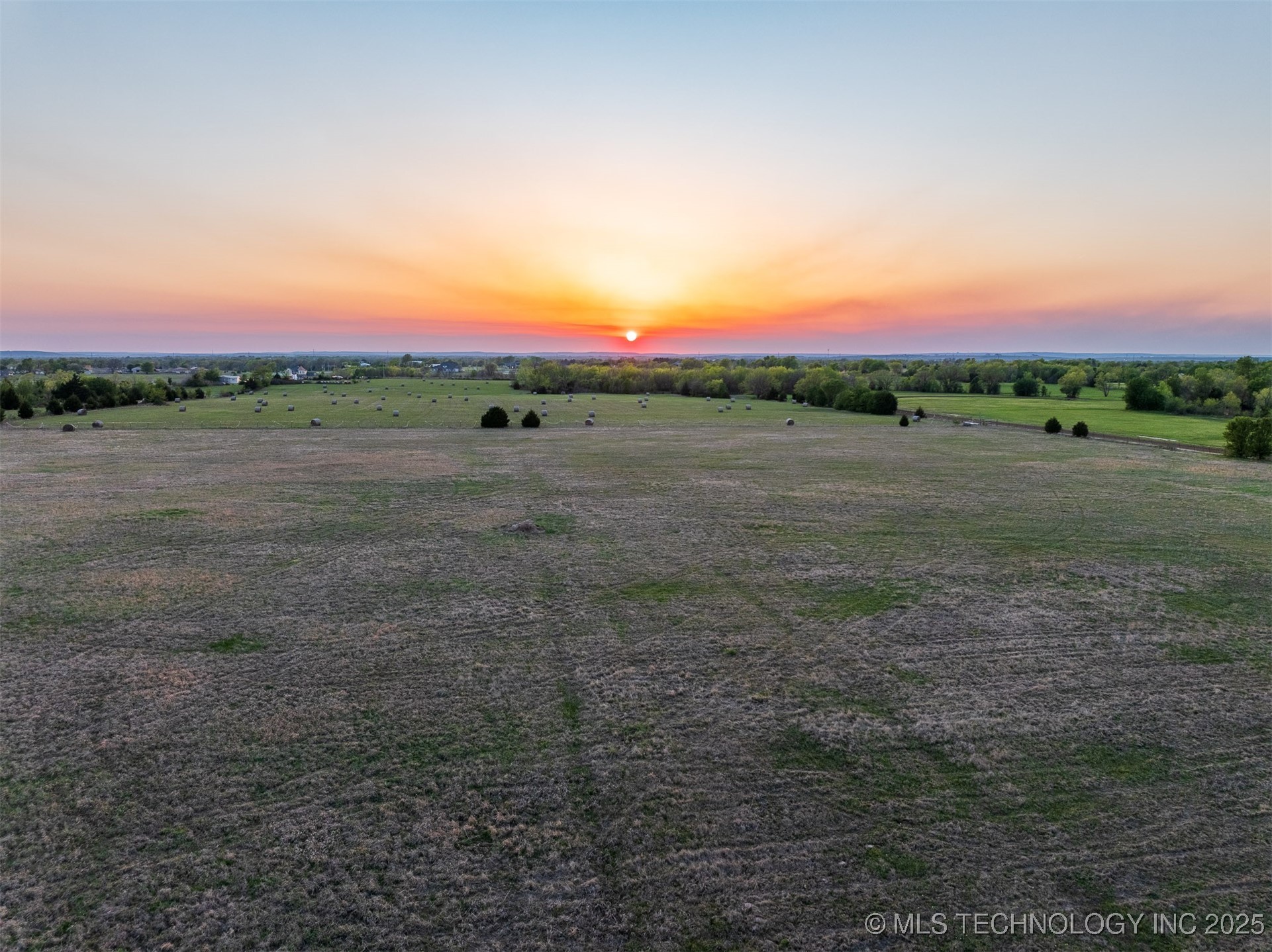 1 N Memorial Drive Property Photo 2