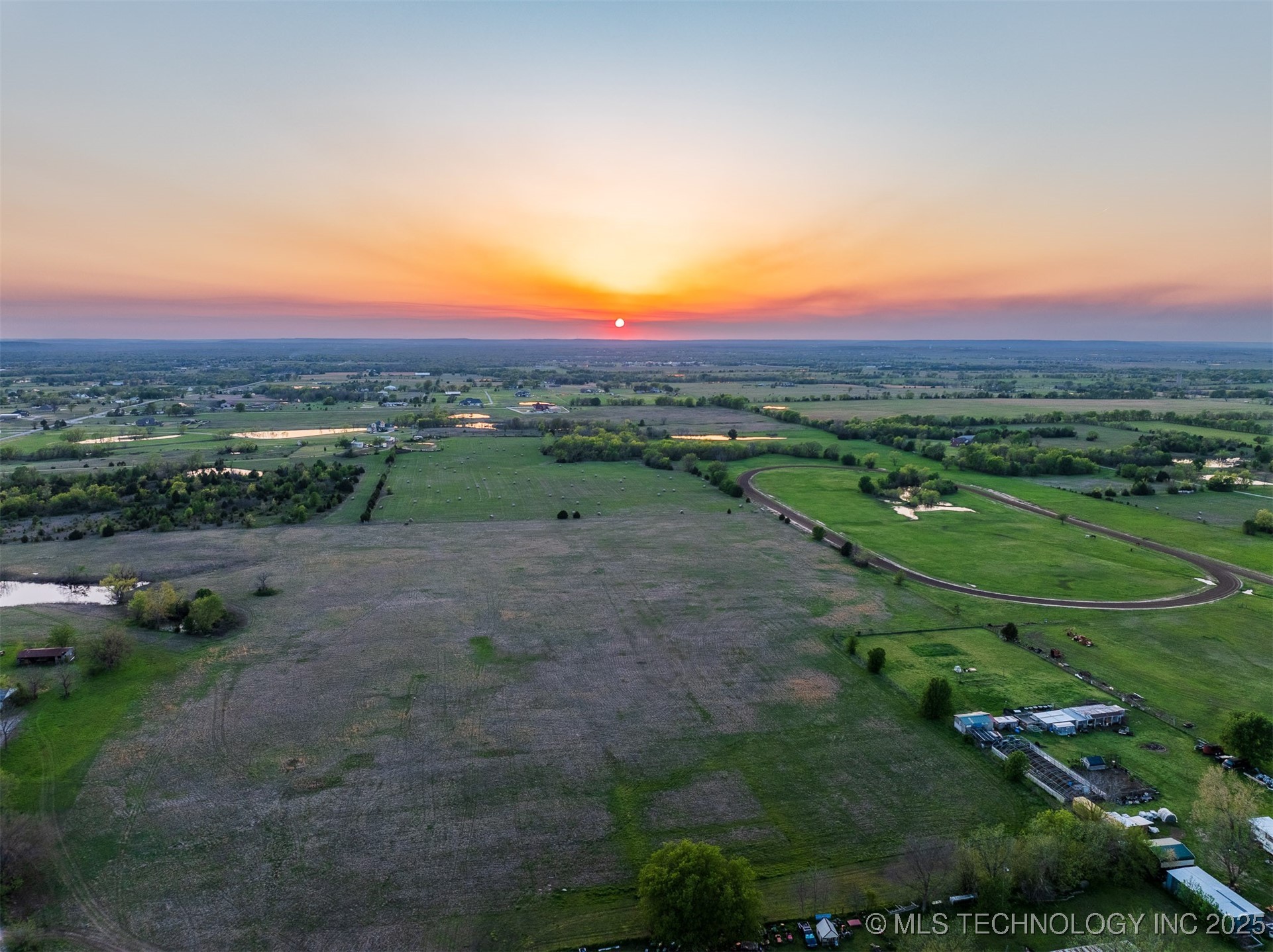 1 N Memorial Drive Property Photo 3