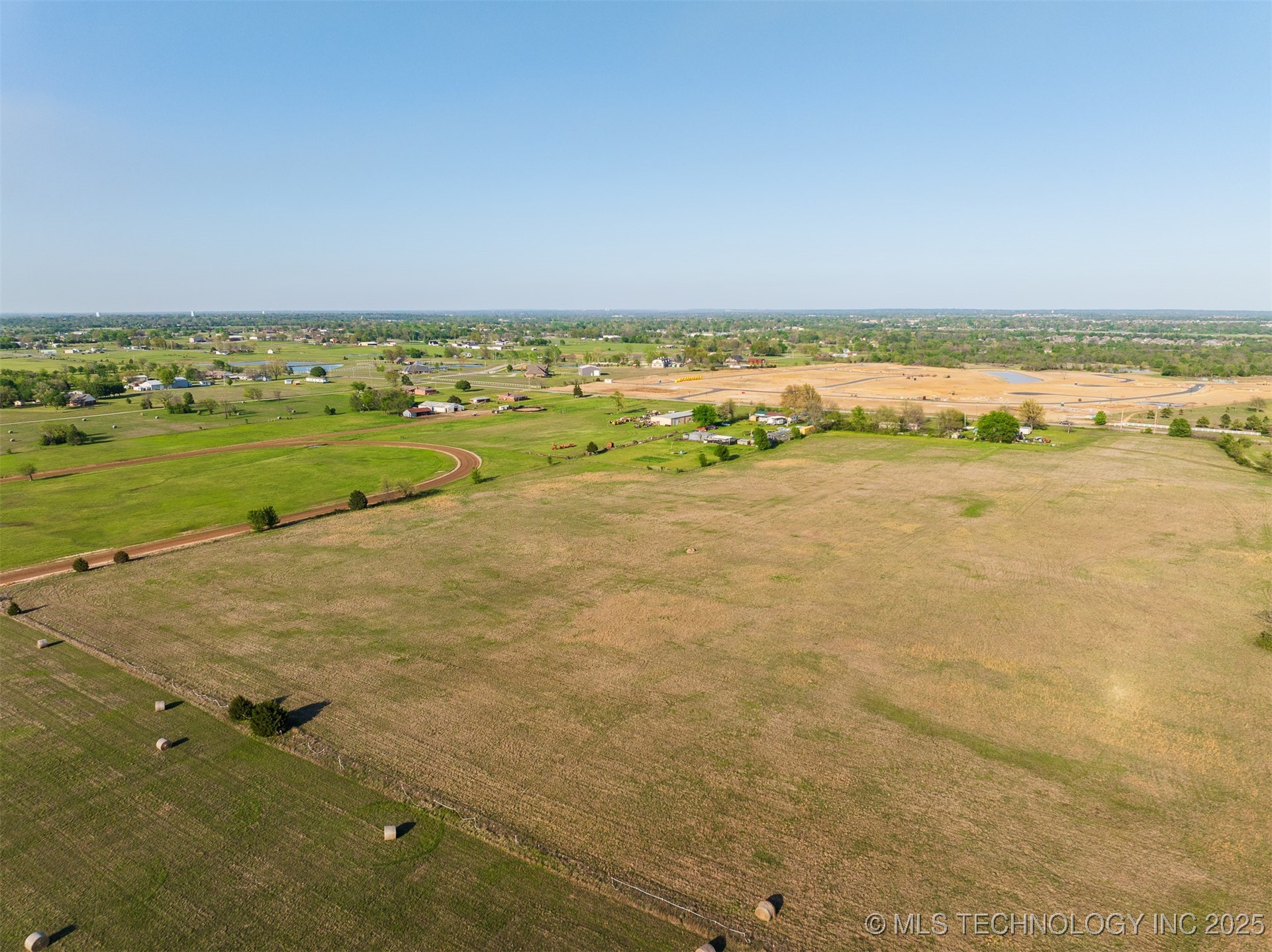 1 N Memorial Drive Property Photo 4