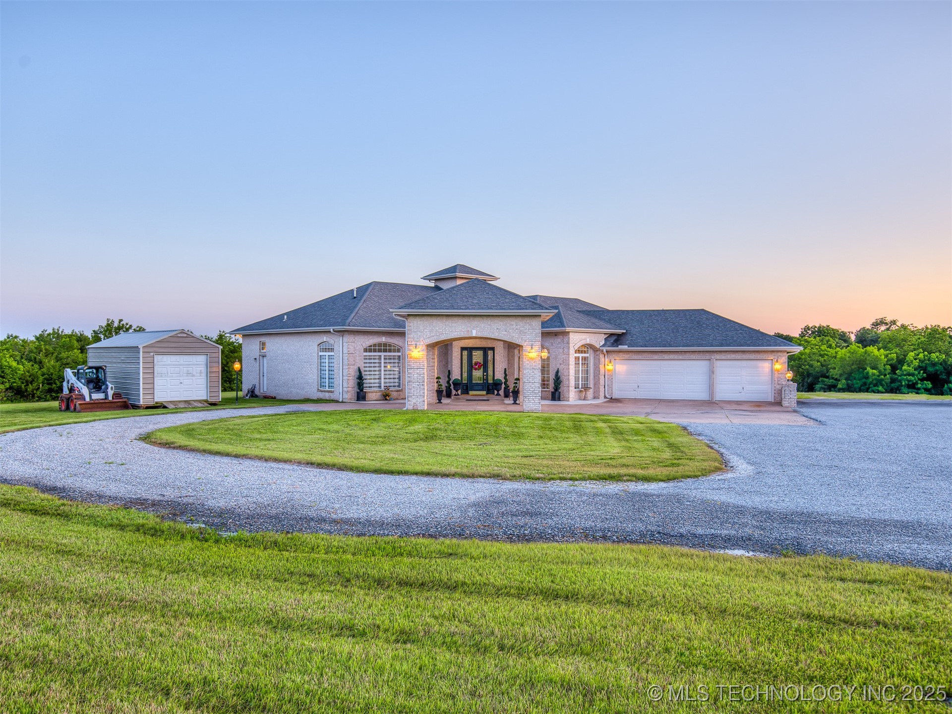 353800 E 5400 Road Property Photo 2