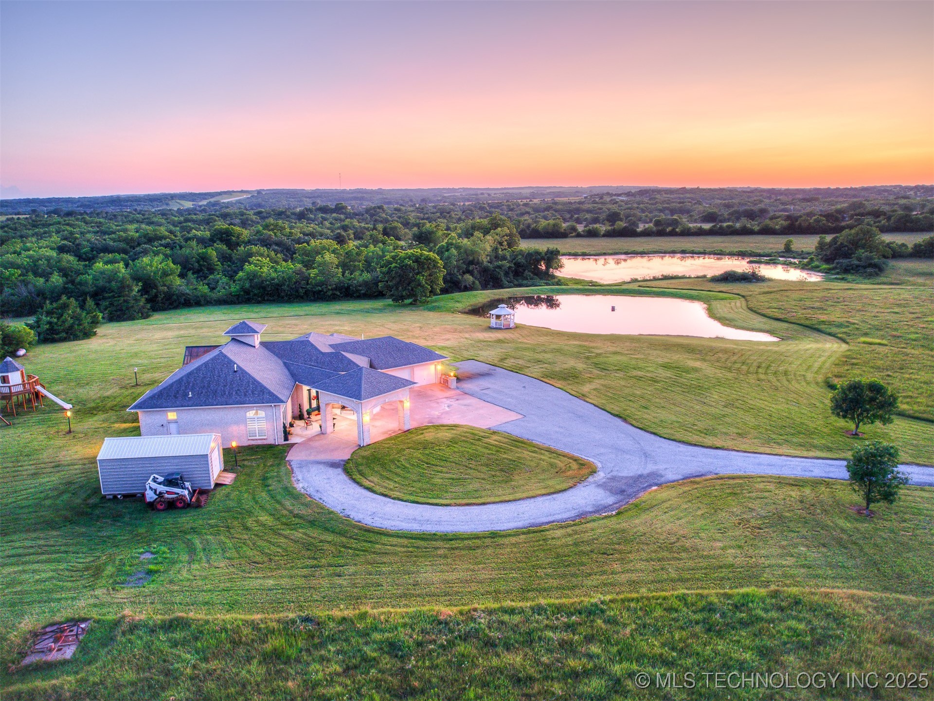 353800 E 5400 Road Property Photo 4