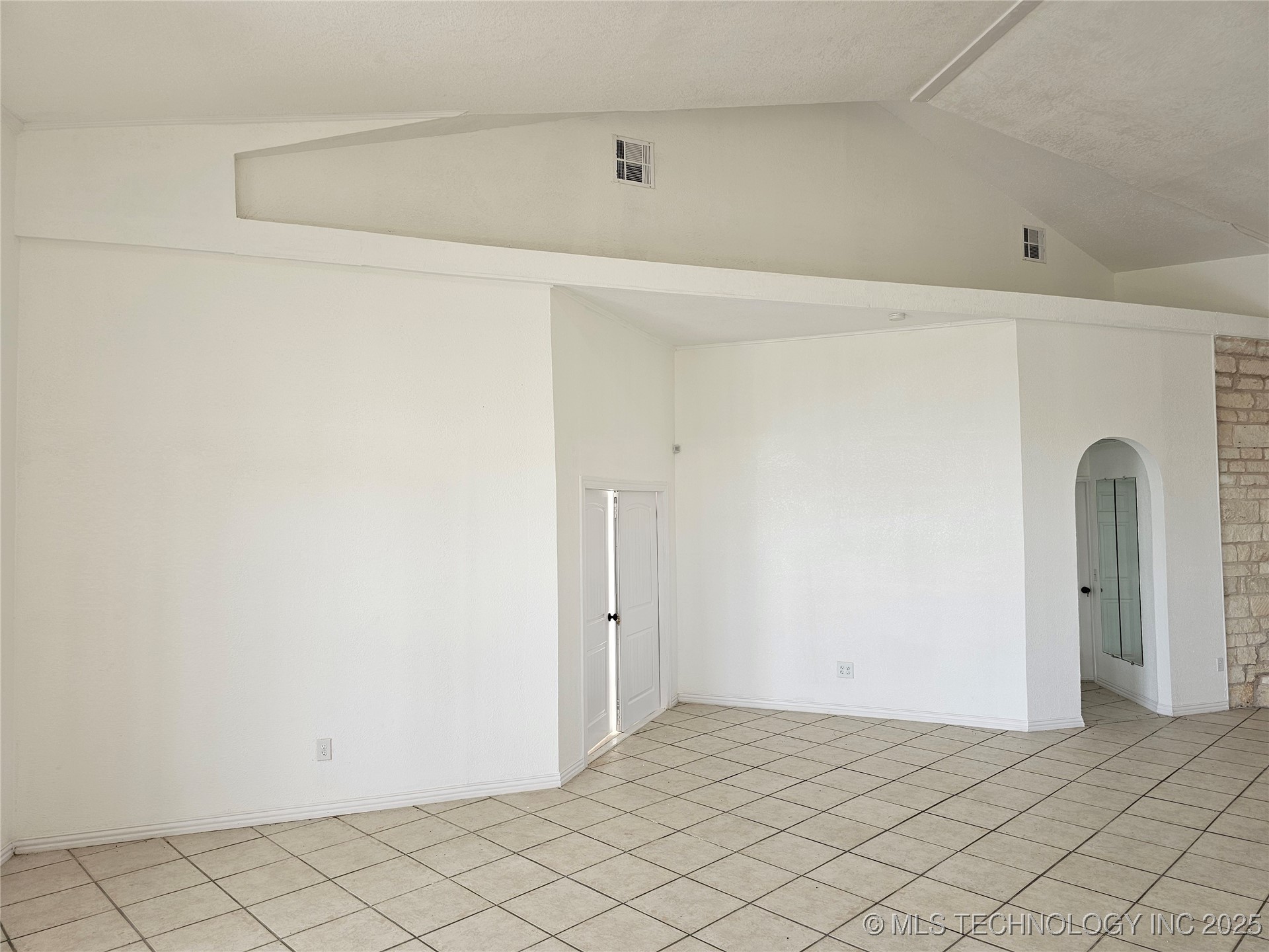 38032 State Hwy 78 W Property Photo 4