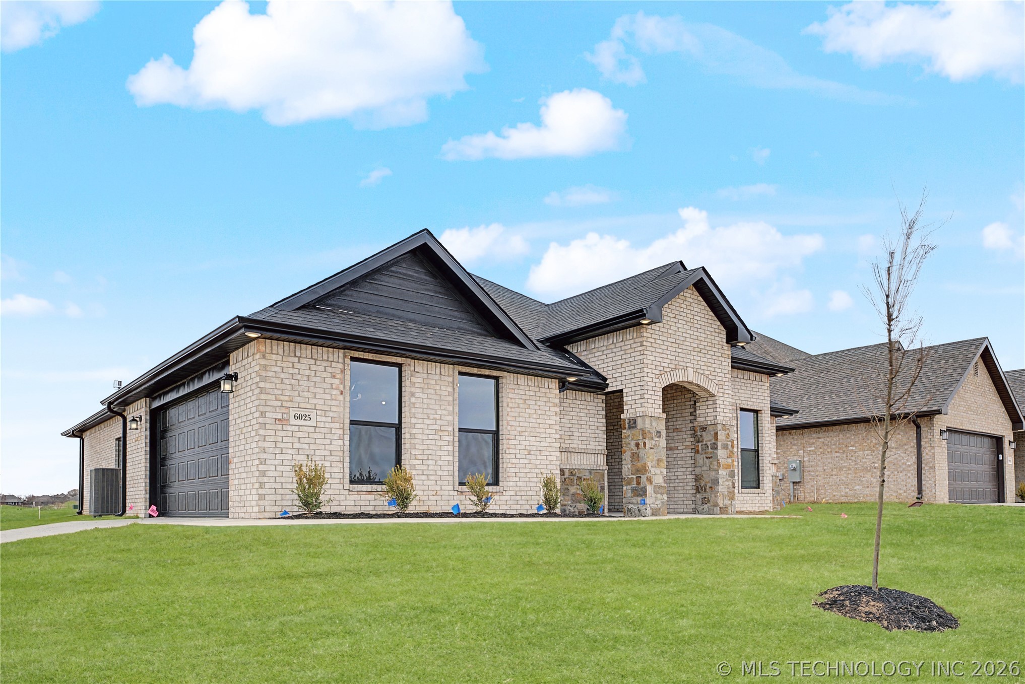 6025 N 28th Street Property Photo 2