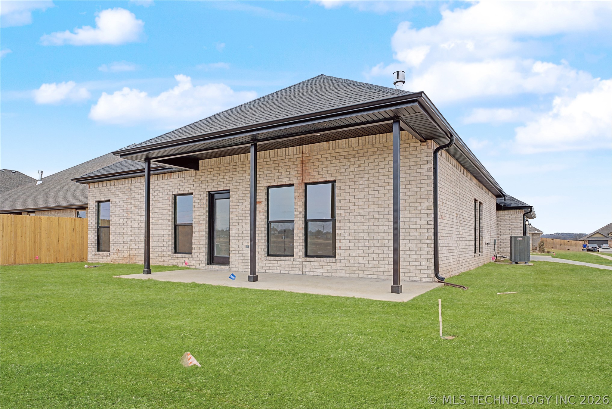 6025 N 28th Street Property Photo 4