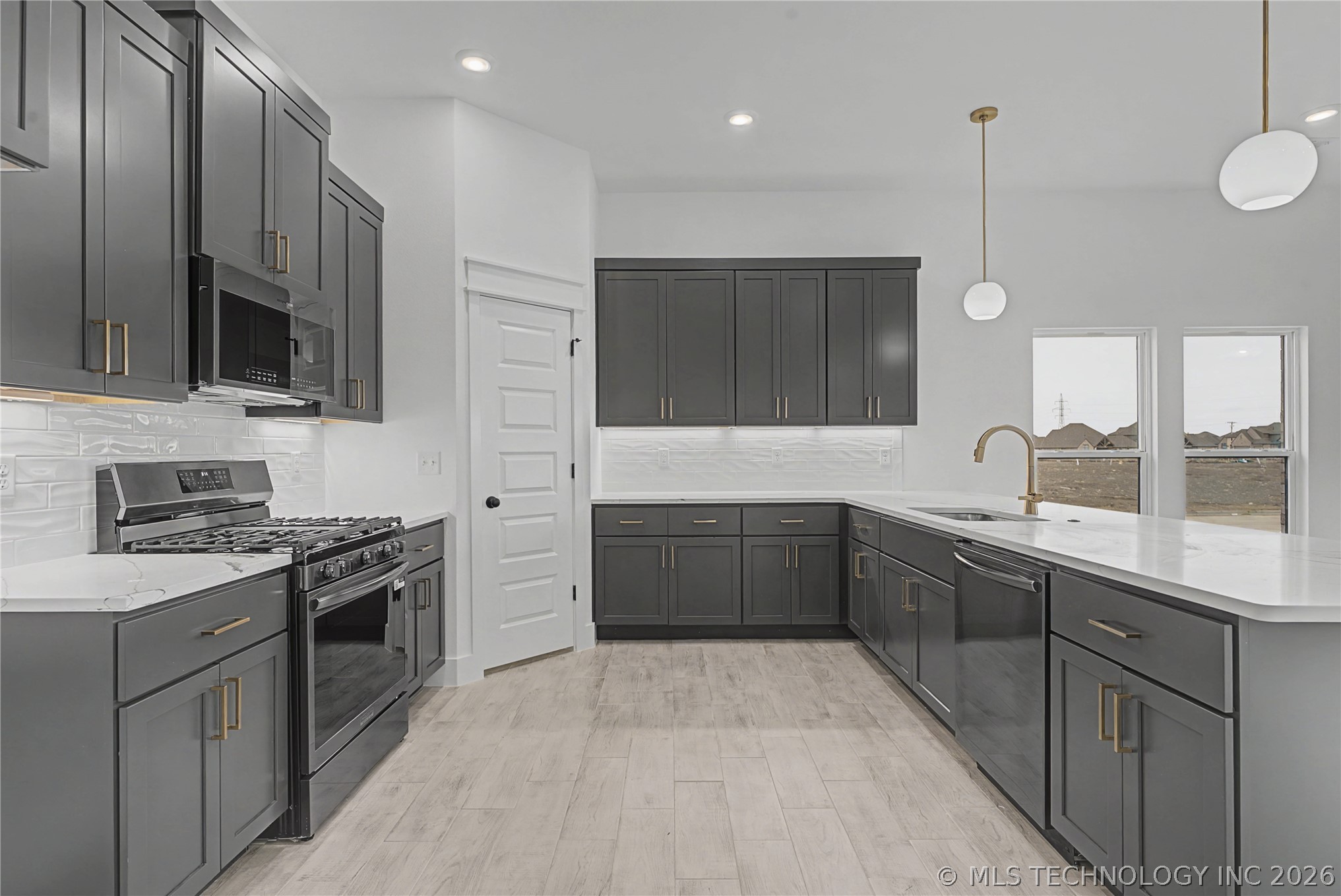 6025 N 28th Street Property Photo 10