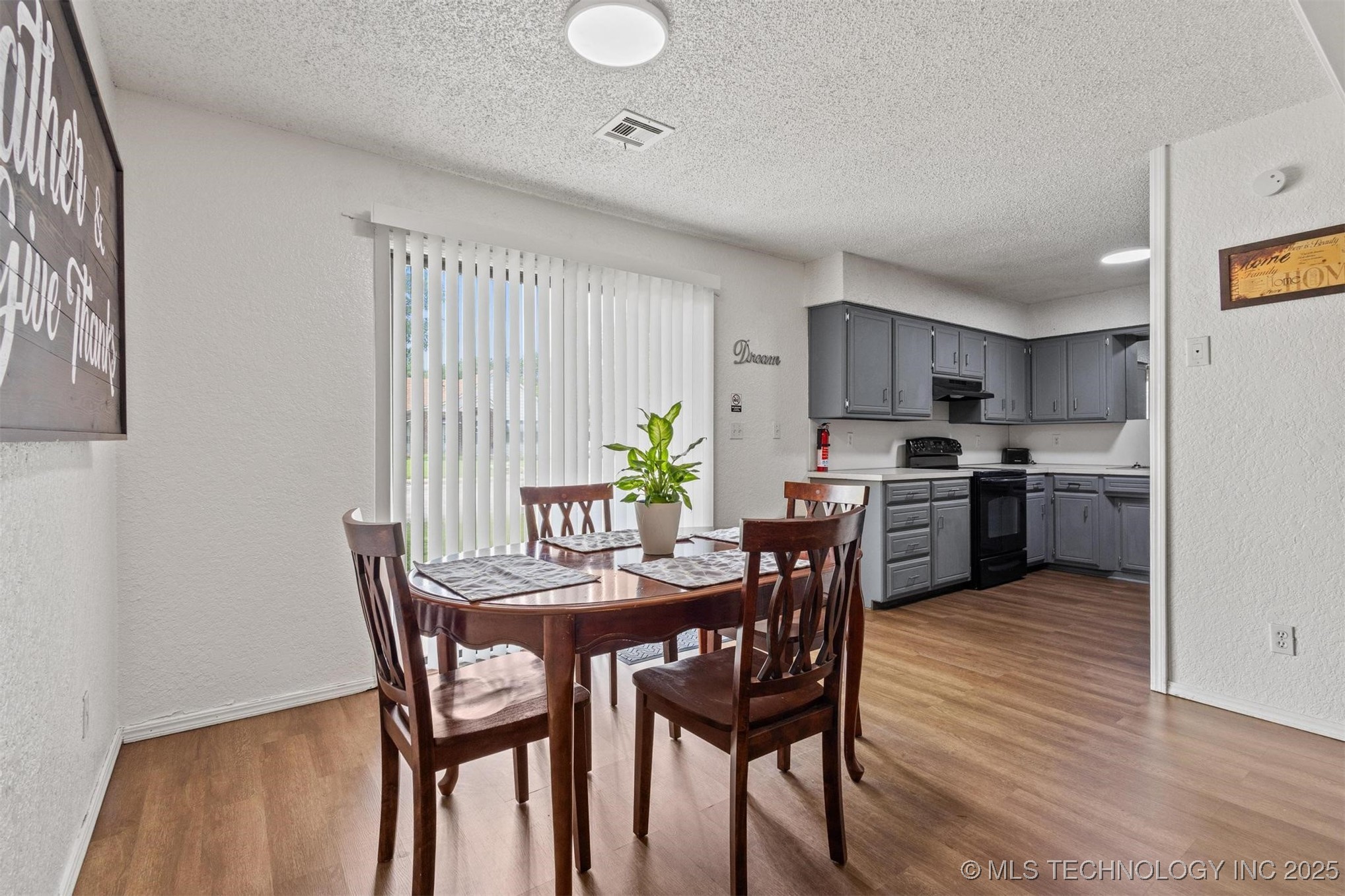 806 N Washington Property Photo 9