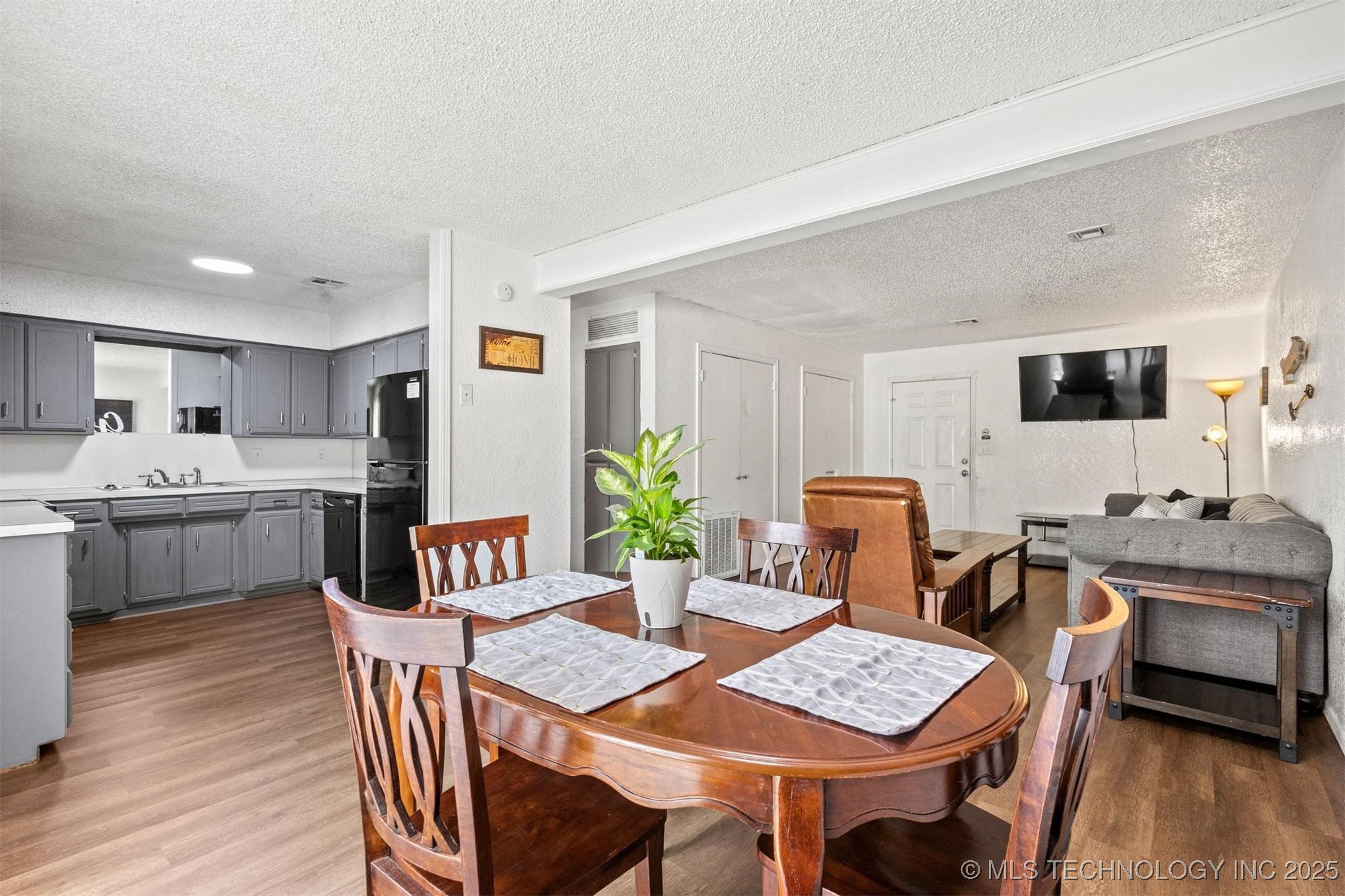 806 N Washington Property Photo 11