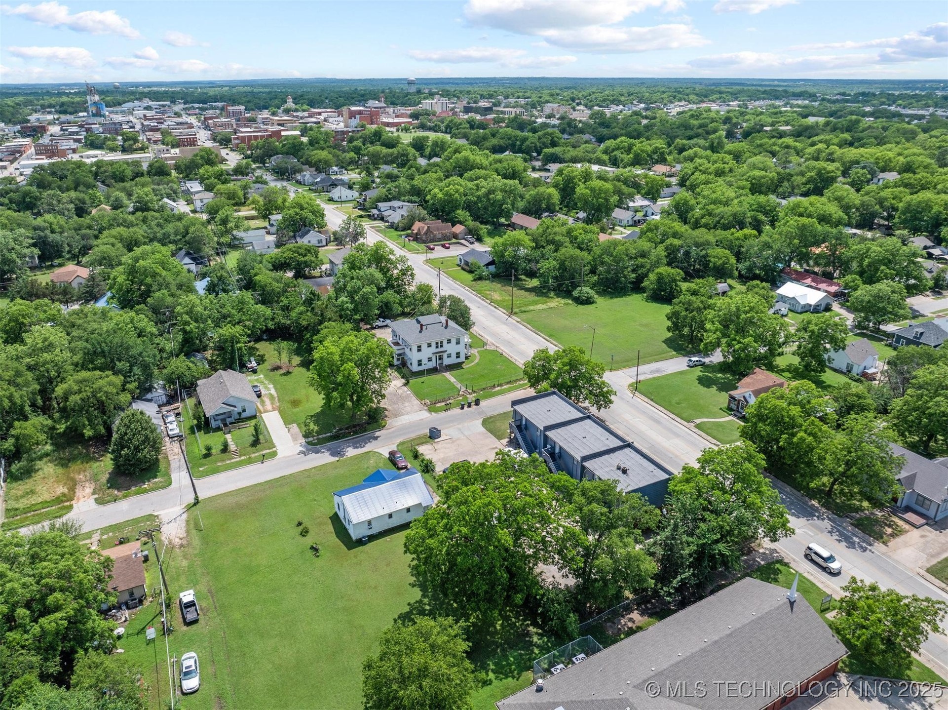 806 N Washington Property Photo 27