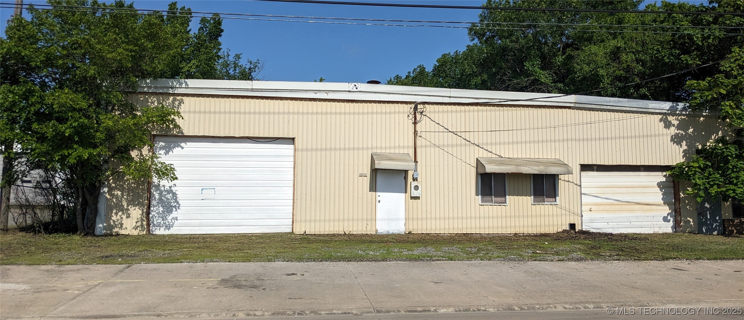 1909 N 11th Street Property Photo 1