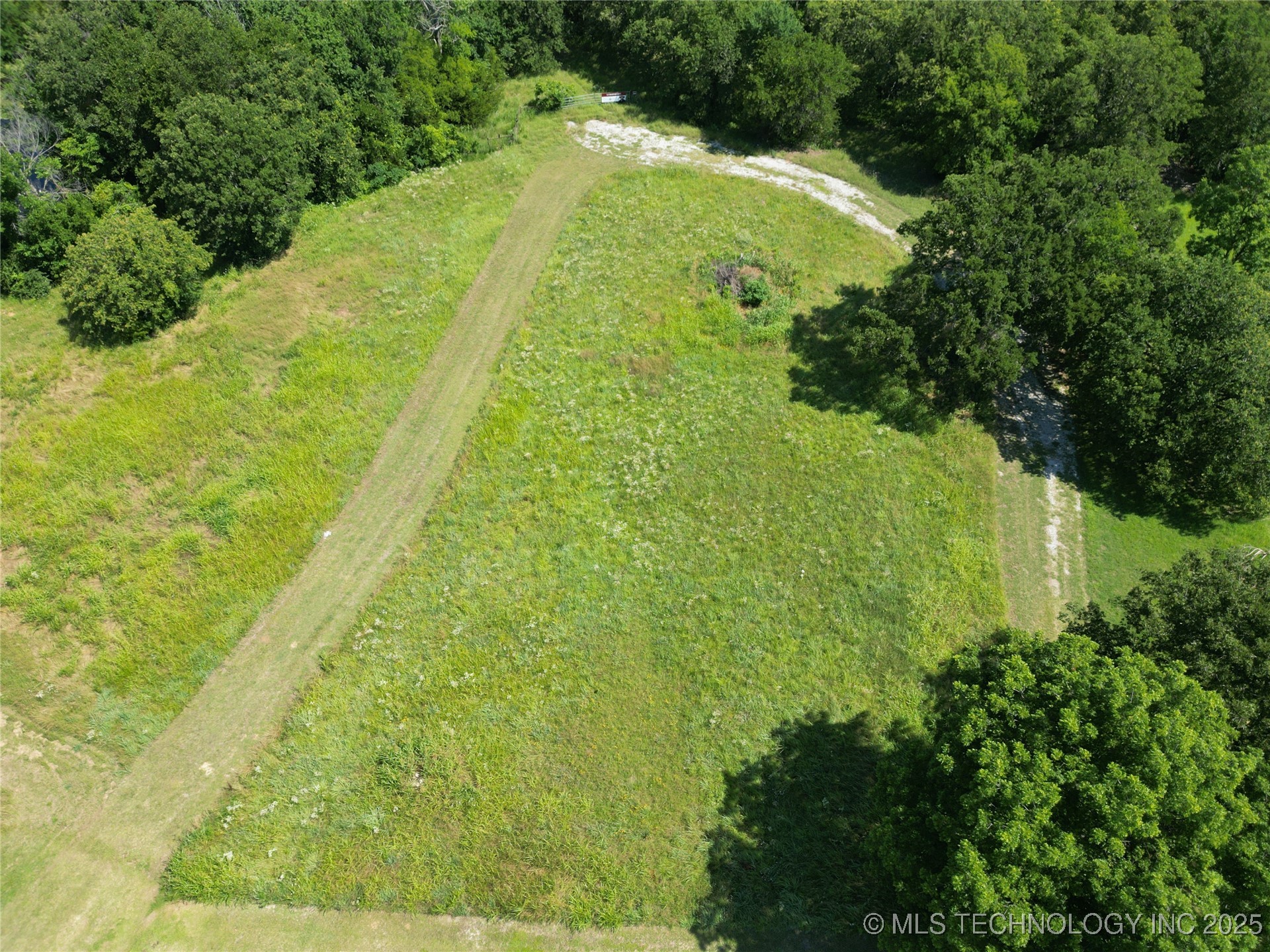 138 Tanglewood Court Property Photo 2