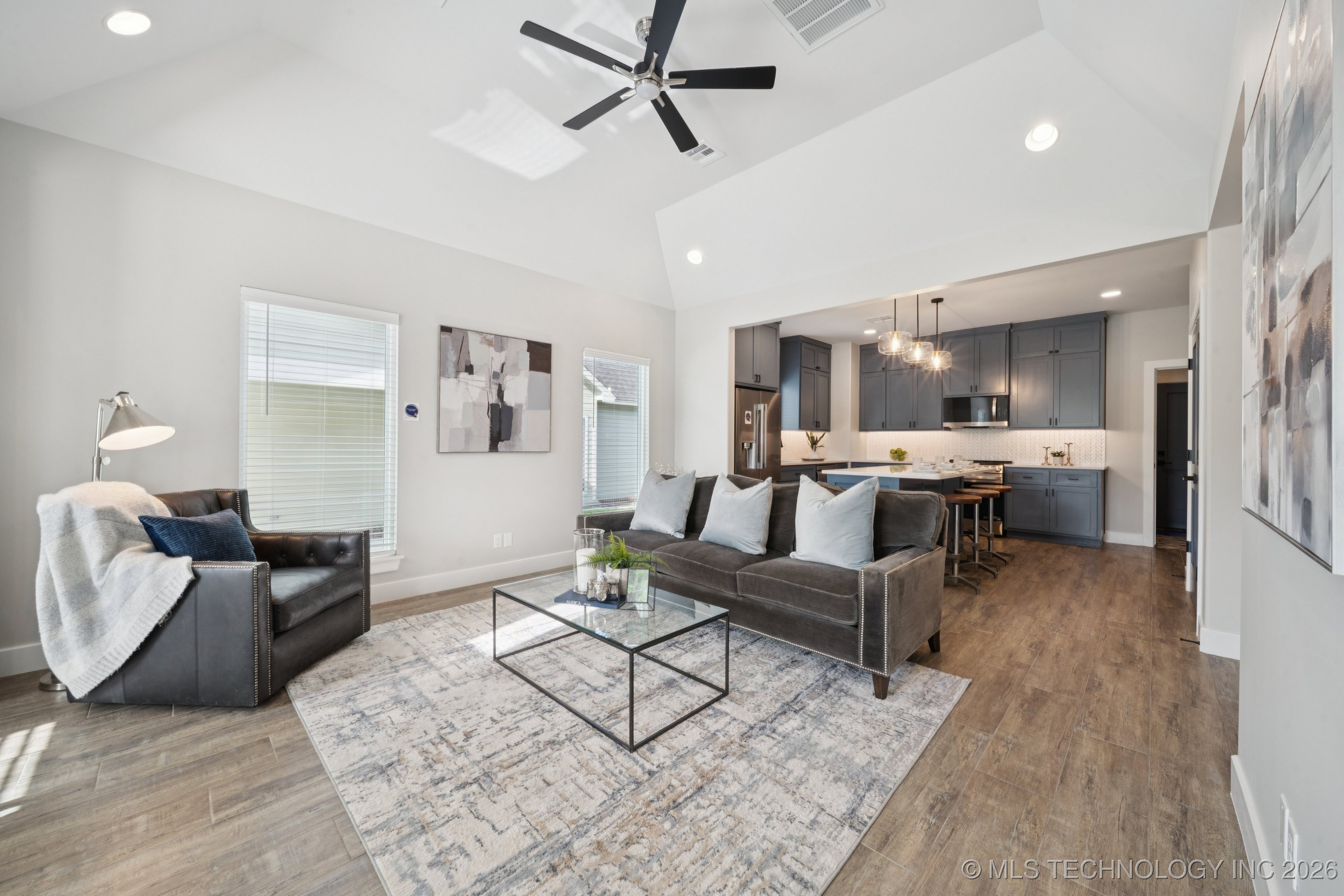 212 S Bluff Street A Property Photo 6