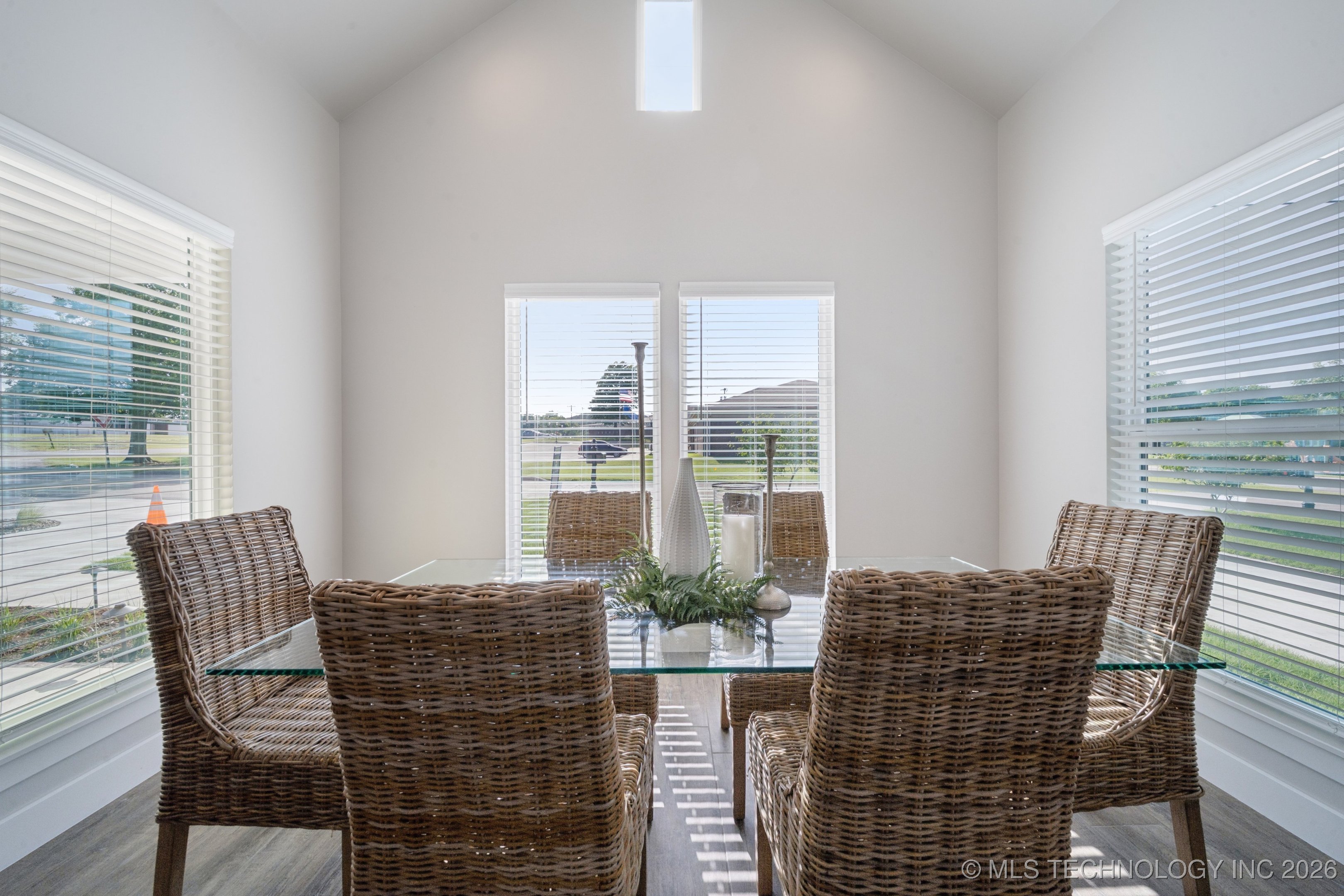 212 S Bluff Street A Property Photo 9