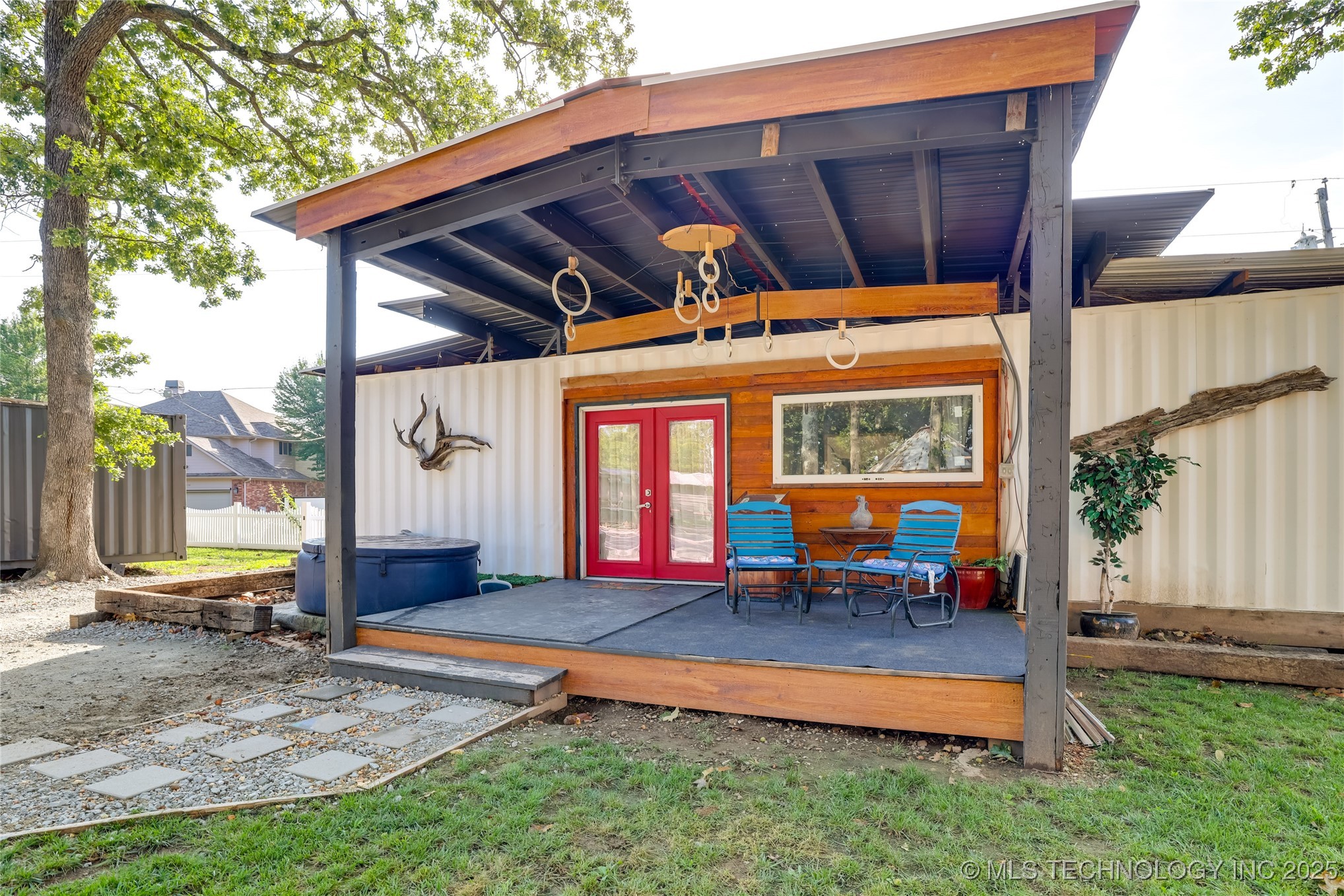 62141 E 313 Road Property Photo 2