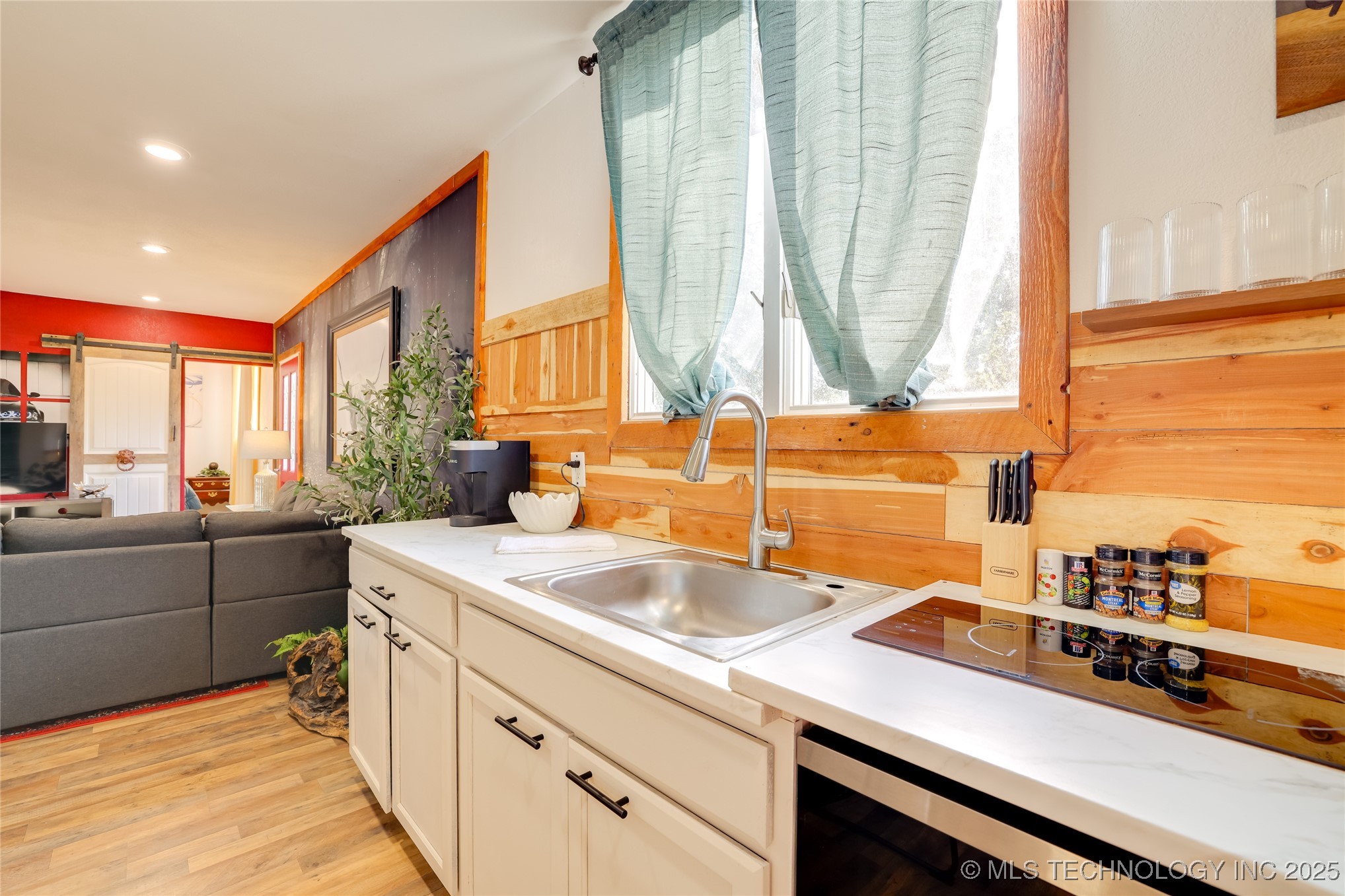 62141 E 313 Road Property Photo 9