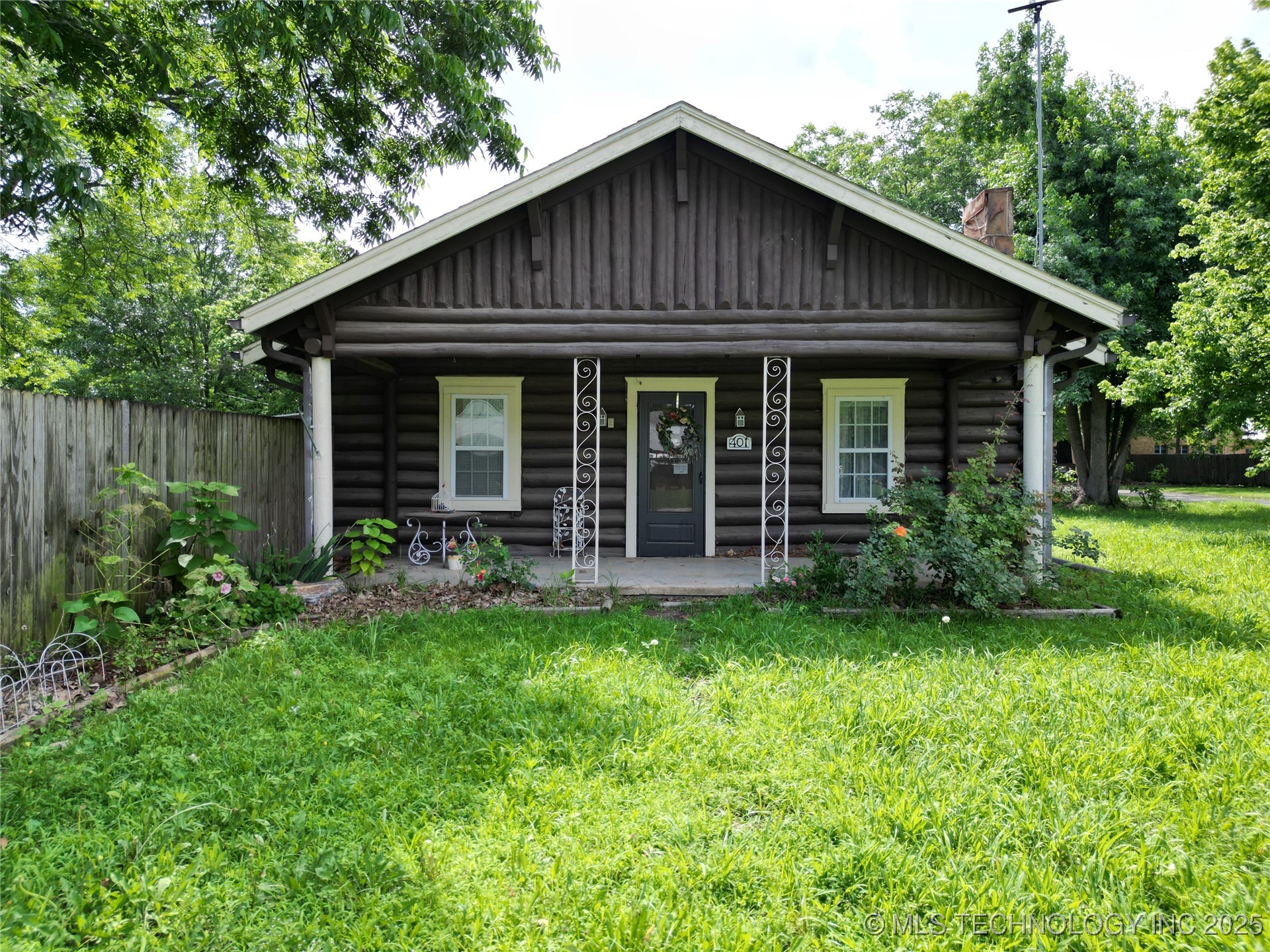 401 S Broadway Property Photo 1