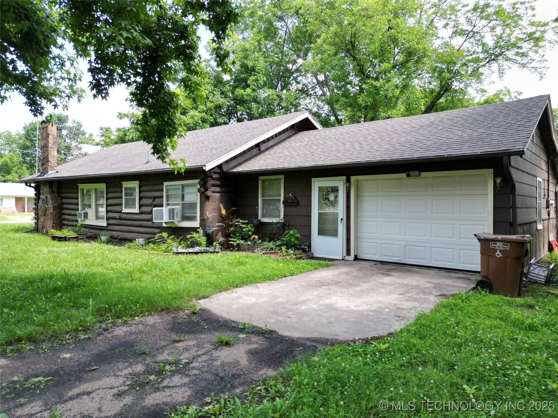 401 S Broadway Property Photo 4