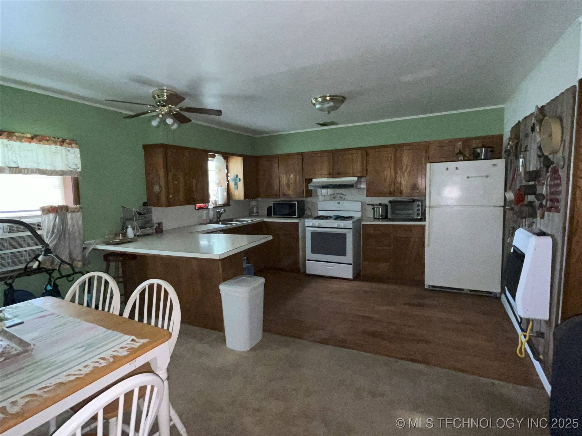 401 S Broadway Property Photo 12