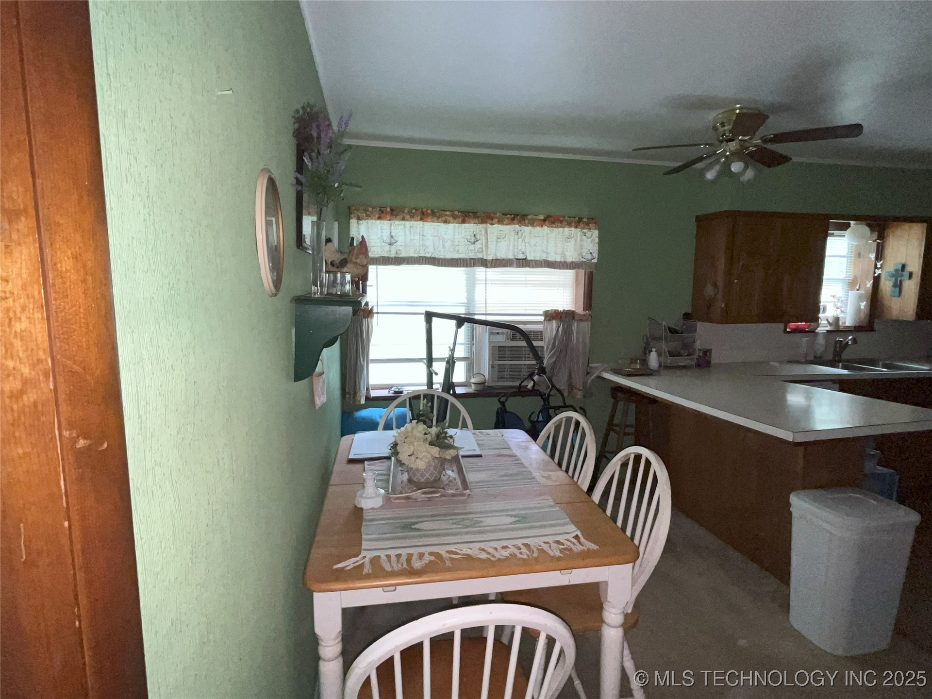 401 S Broadway Property Photo 13