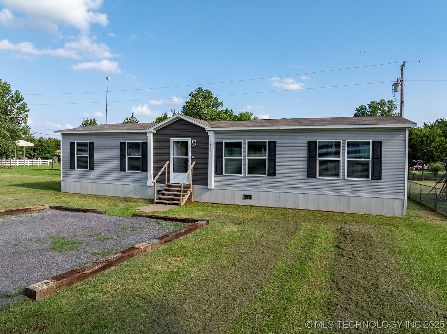 5941 Feather Street Property Photo 4