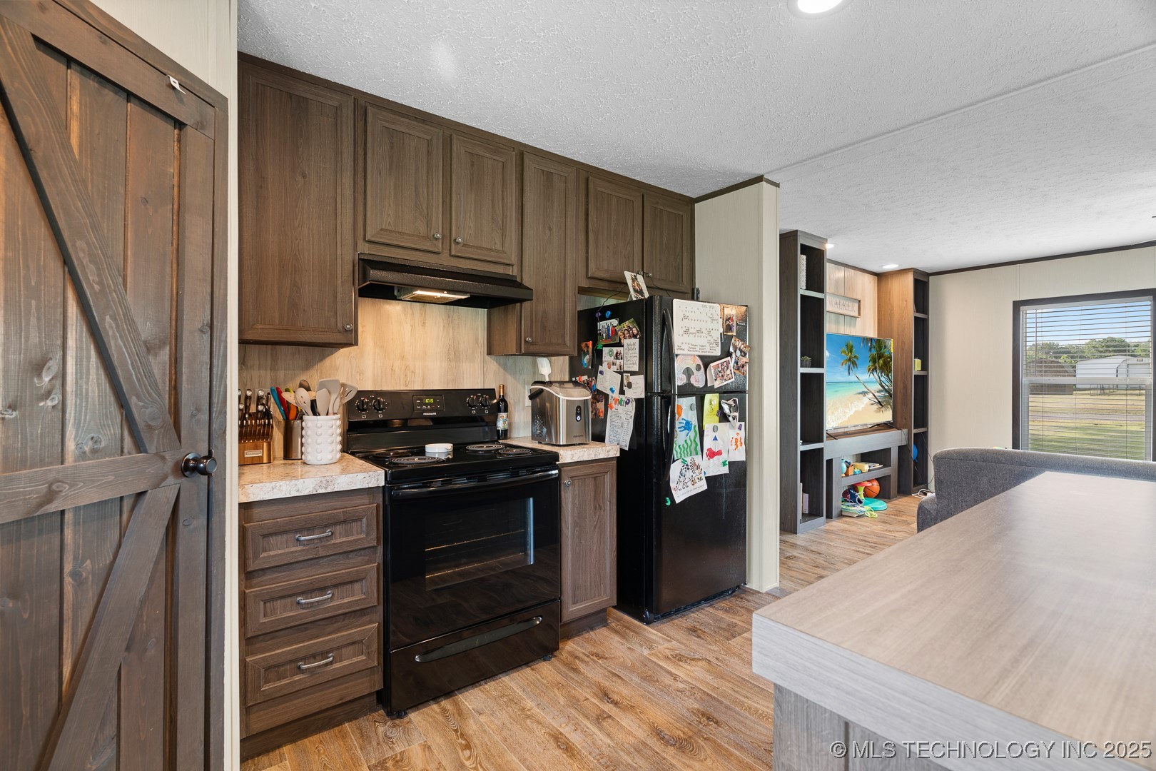 5941 Feather Street Property Photo 14