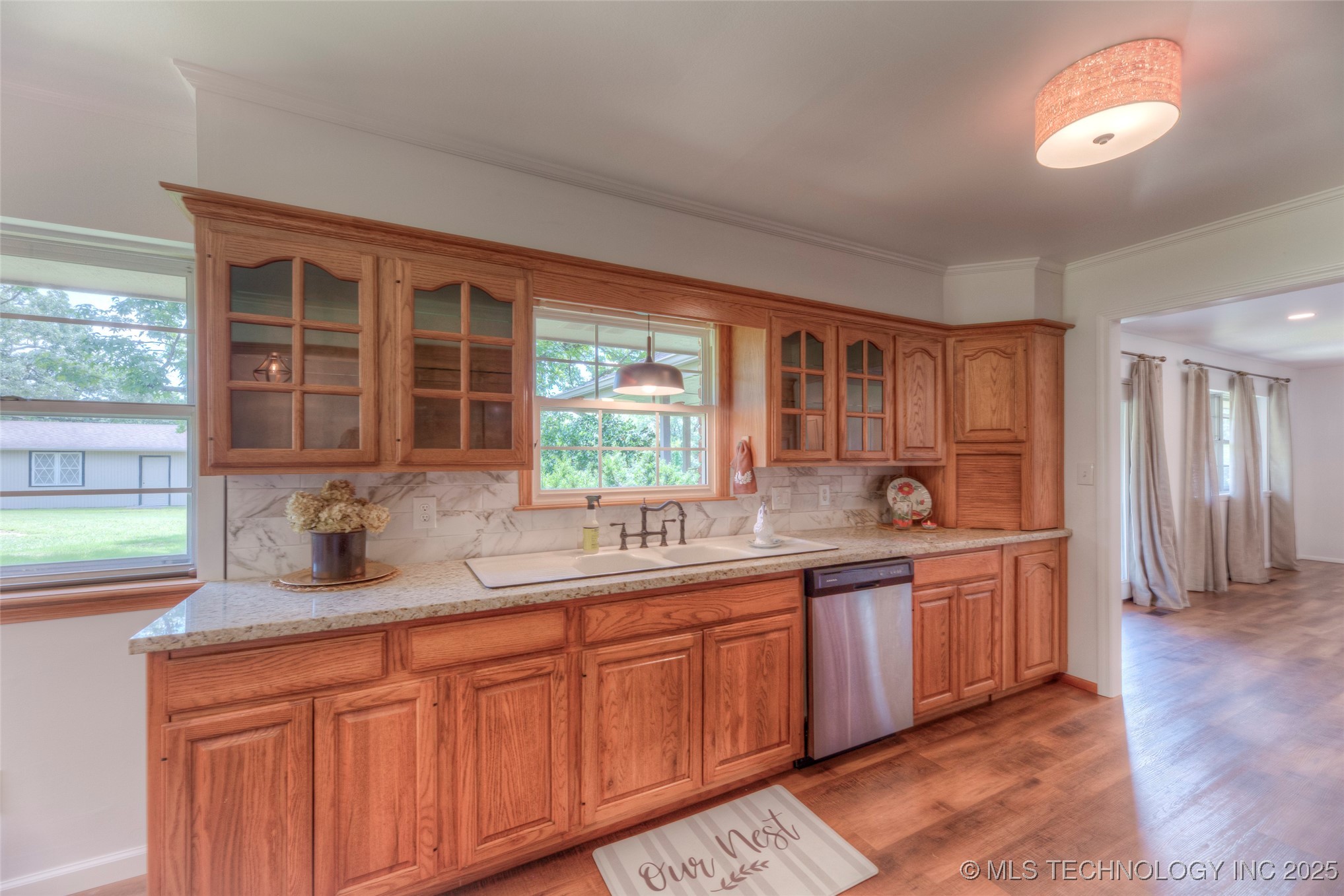 6540 W Edison Street Property Photo 9