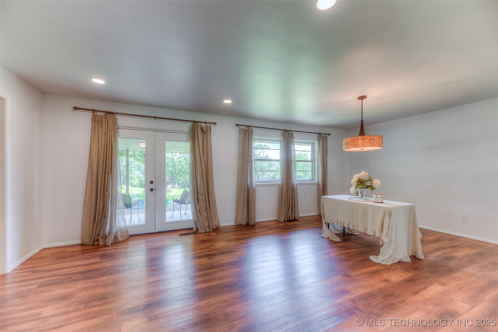 6540 W Edison Street Property Photo 14