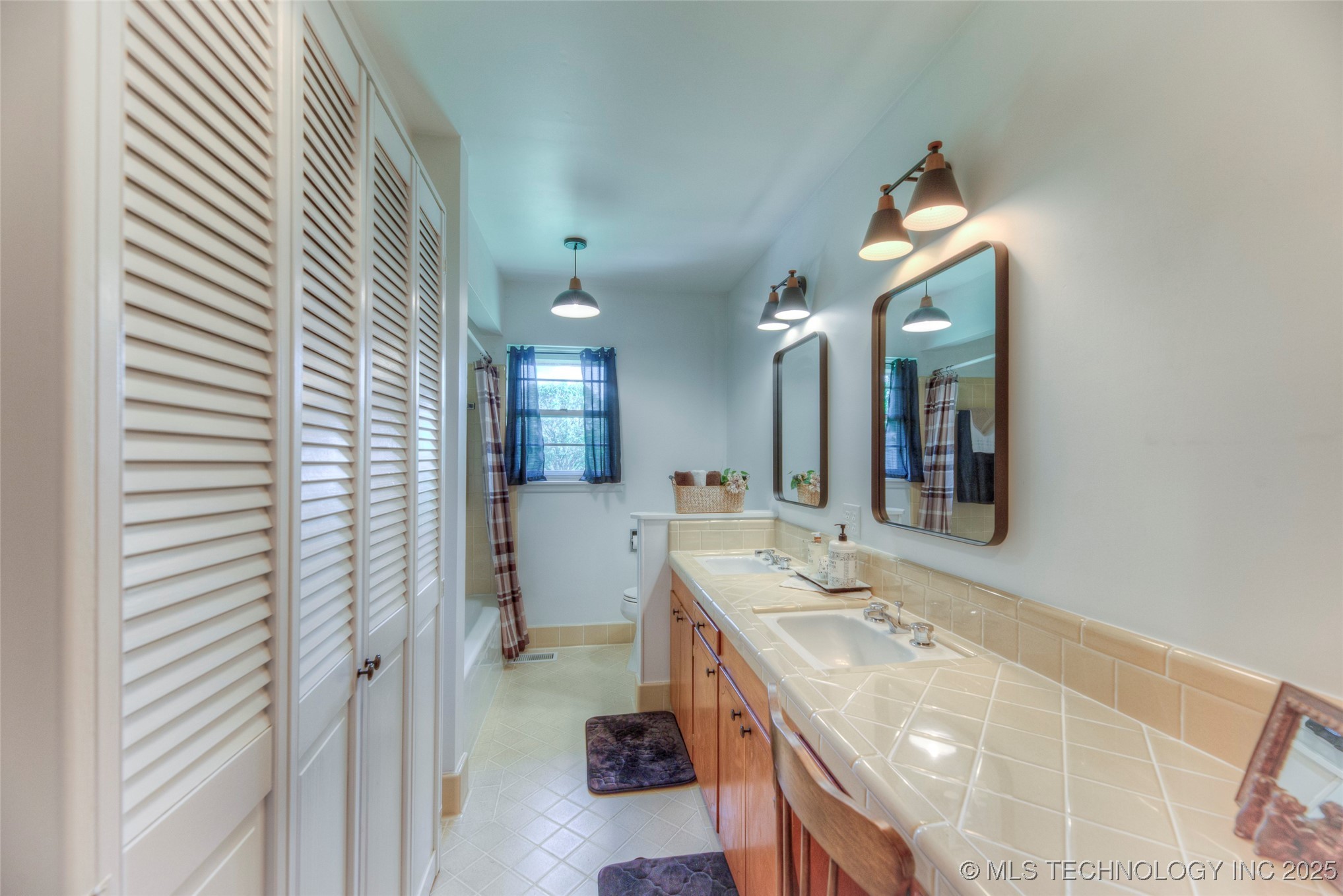 6540 W Edison Street Property Photo 25