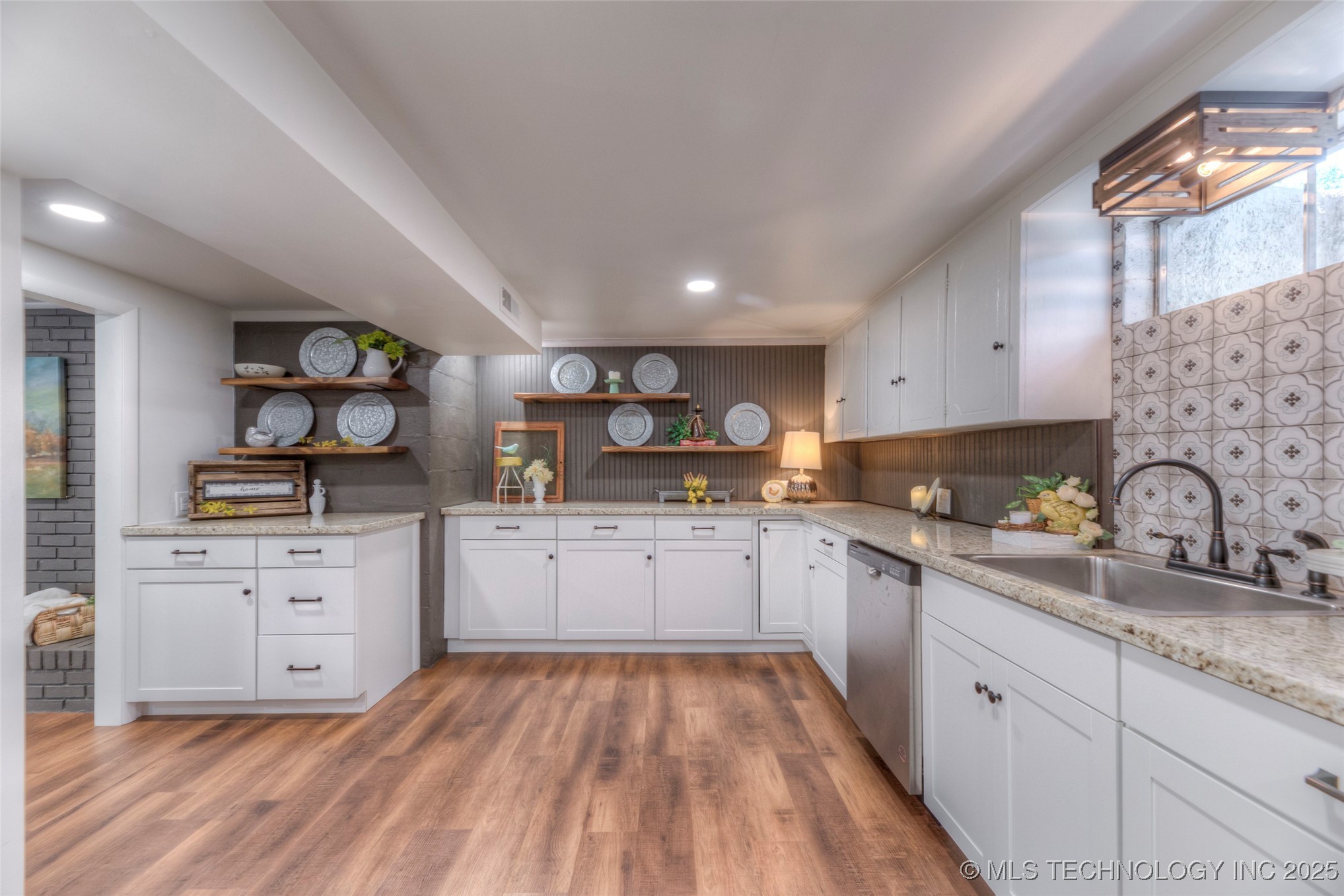 6540 W Edison Street Property Photo 34