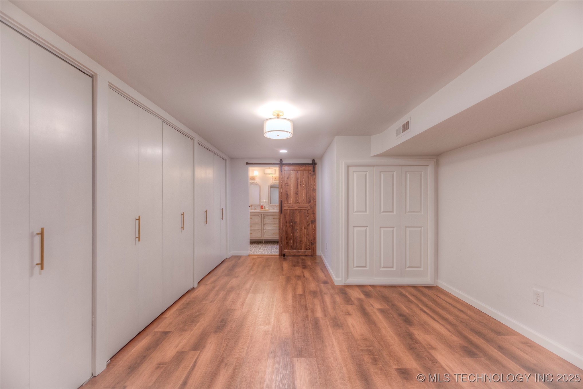 6540 W Edison Street Property Photo 41