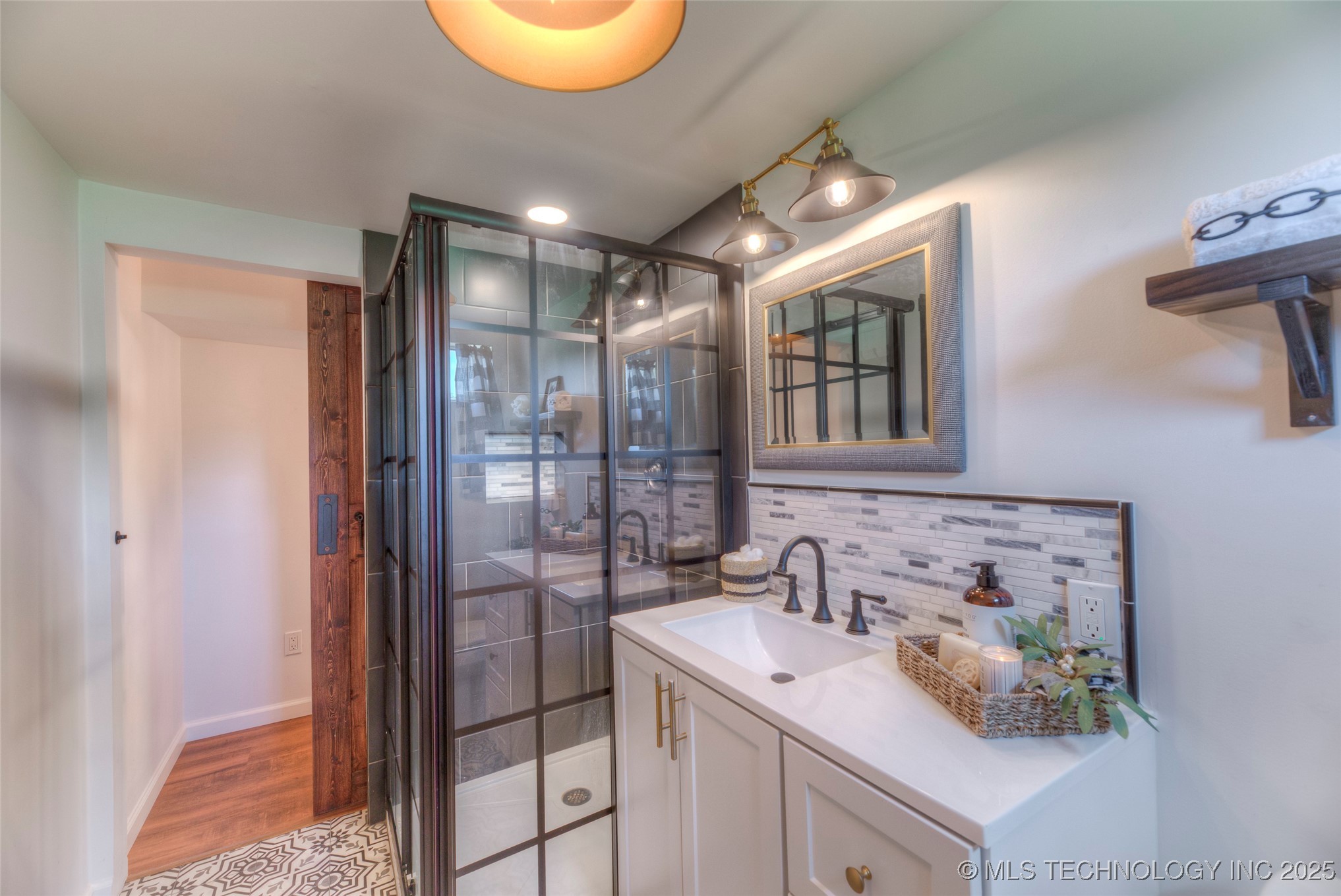 6540 W Edison Street Property Photo 47