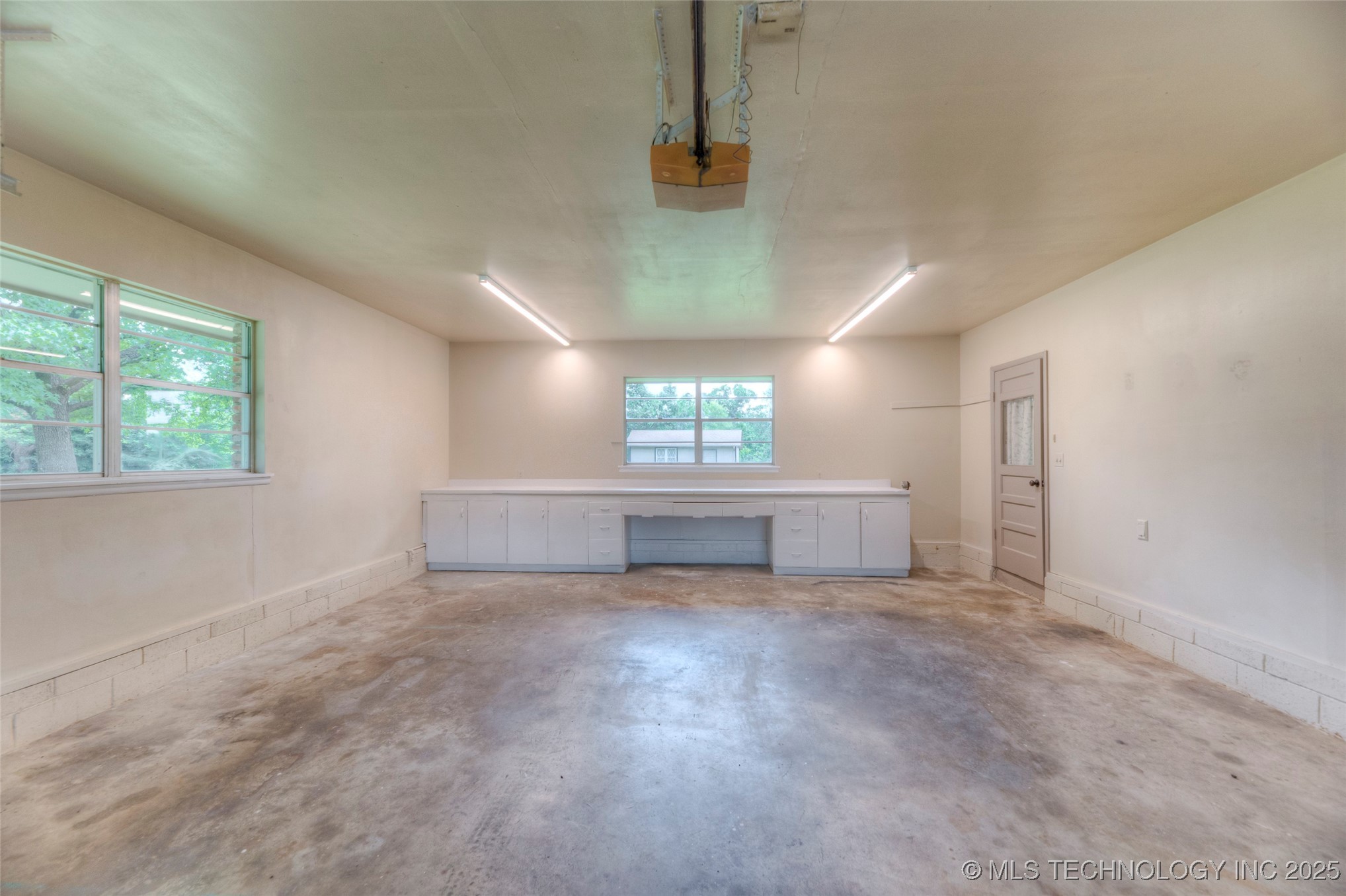 6540 W Edison Street Property Photo 56