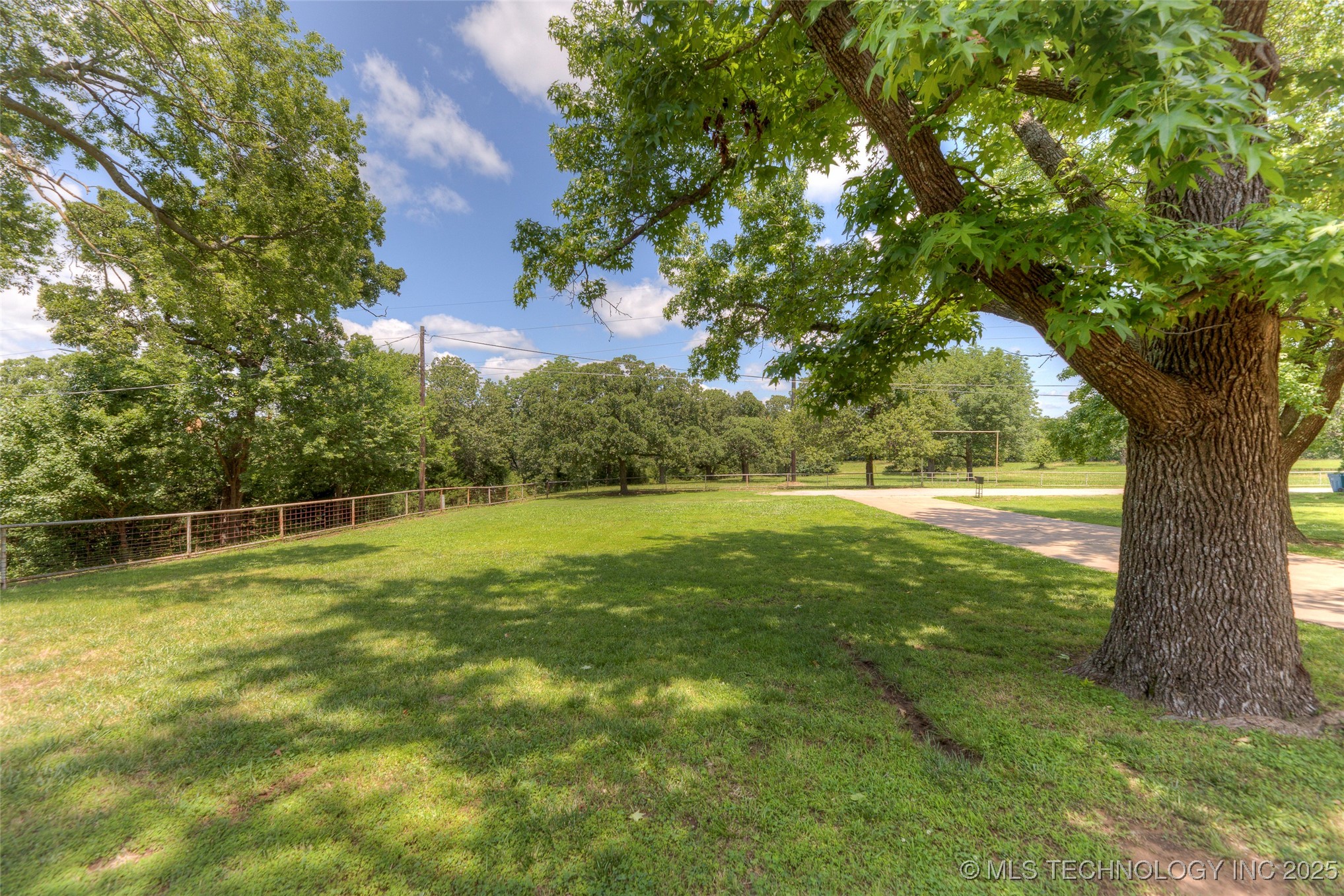 6540 W Edison Street Property Photo 66