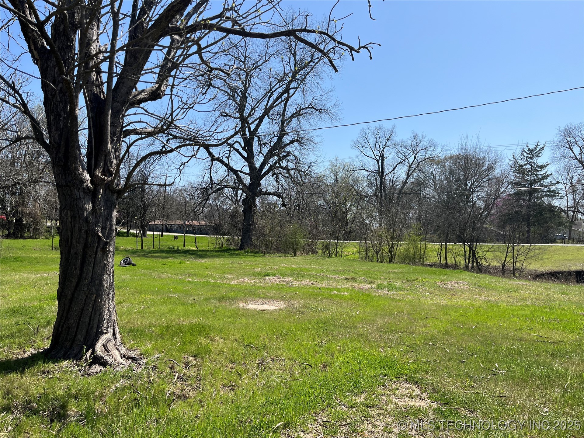 108 N Brackett Property Photo 5