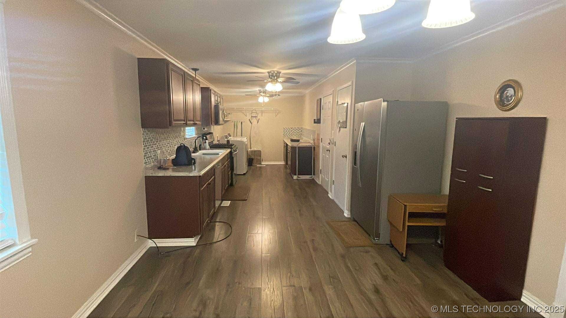 219 N Anthony Street Property Photo 7