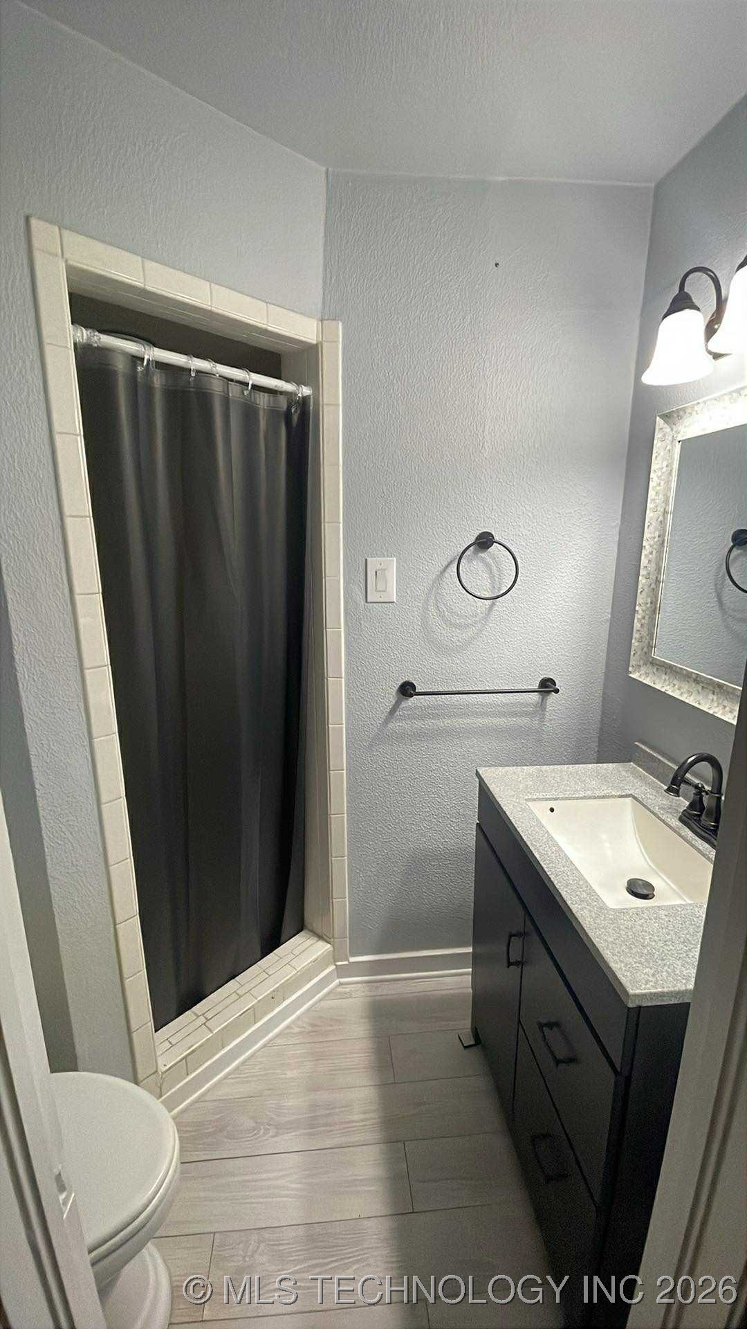 219 N Anthony Street Property Photo 10