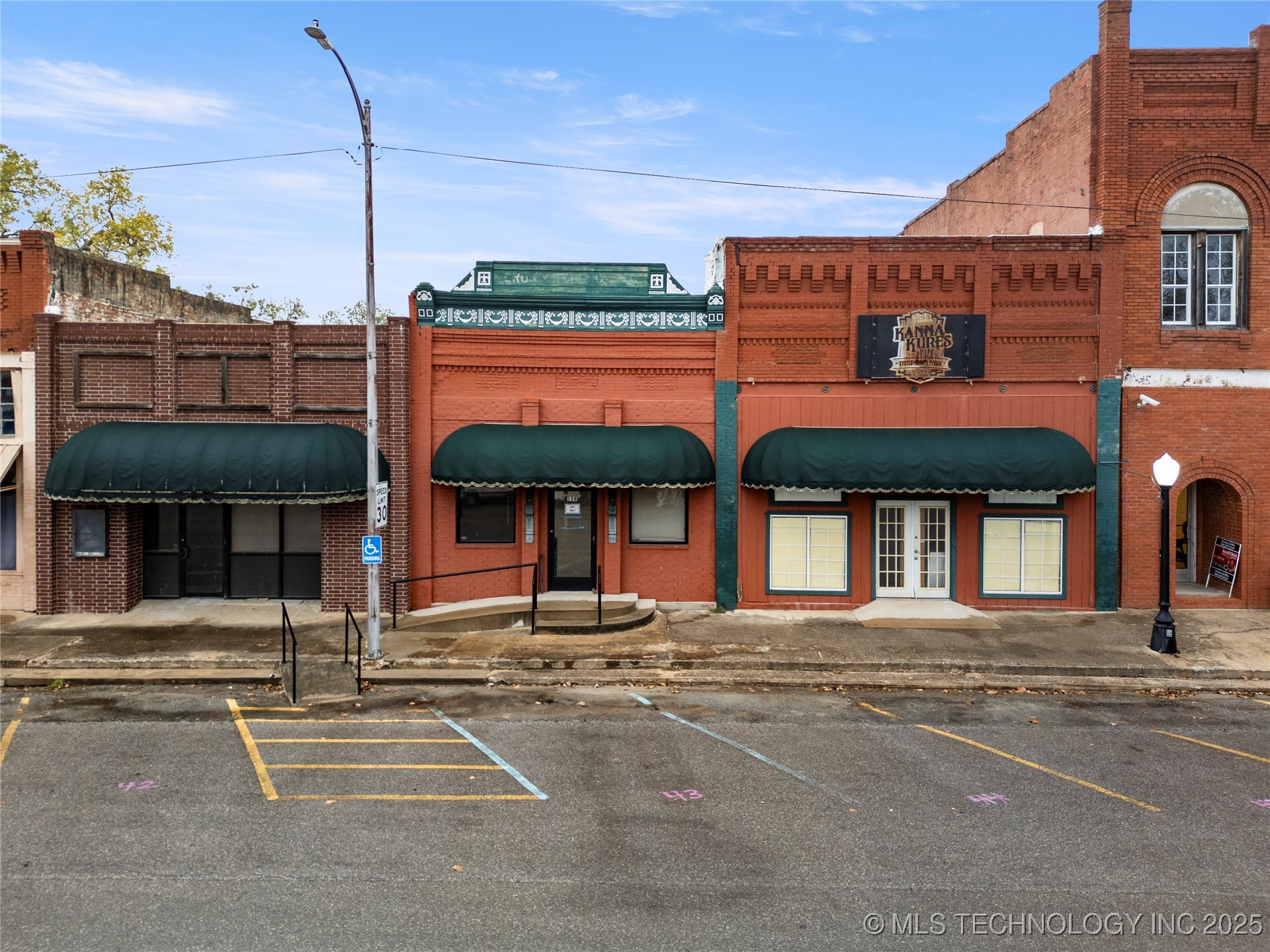 124 Buffalo Property Photo 1