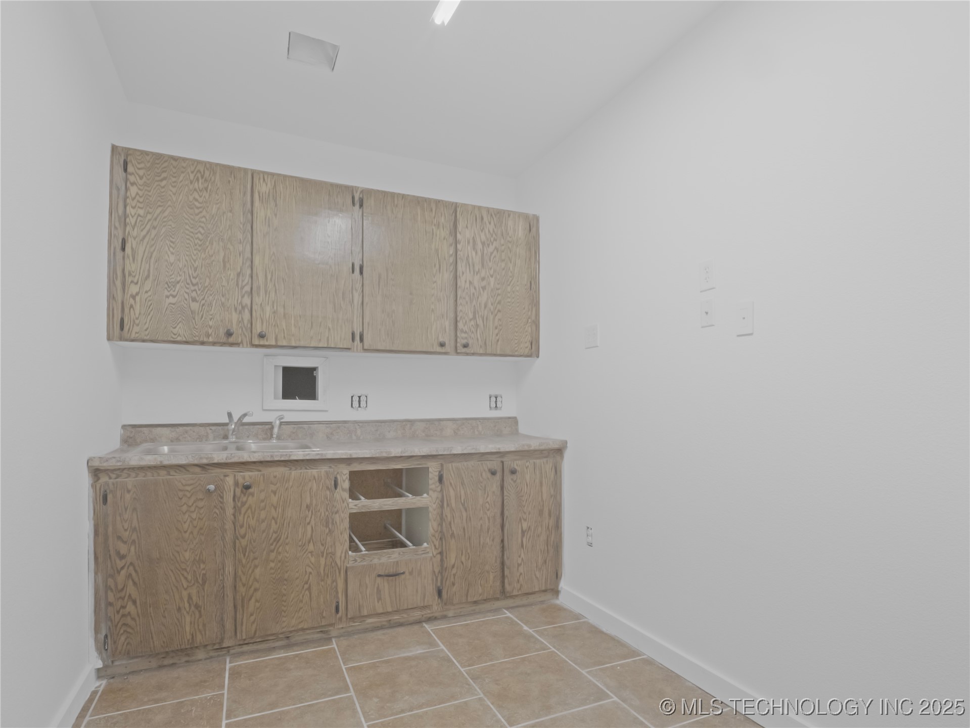 124 Buffalo Property Photo 8