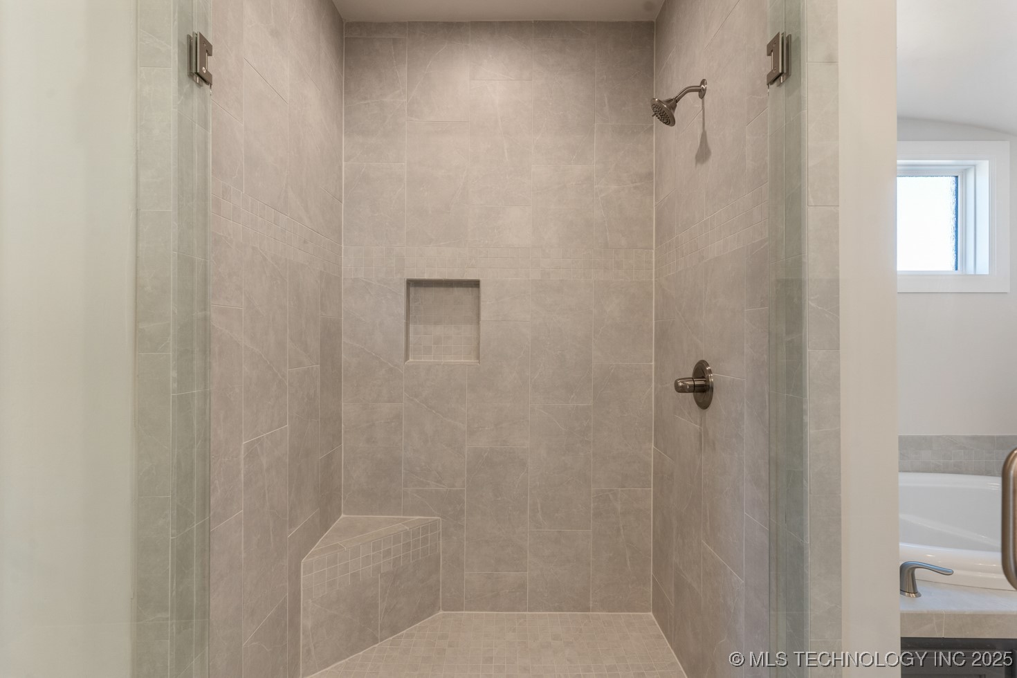 2833 E 142nd Street S Property Photo 29