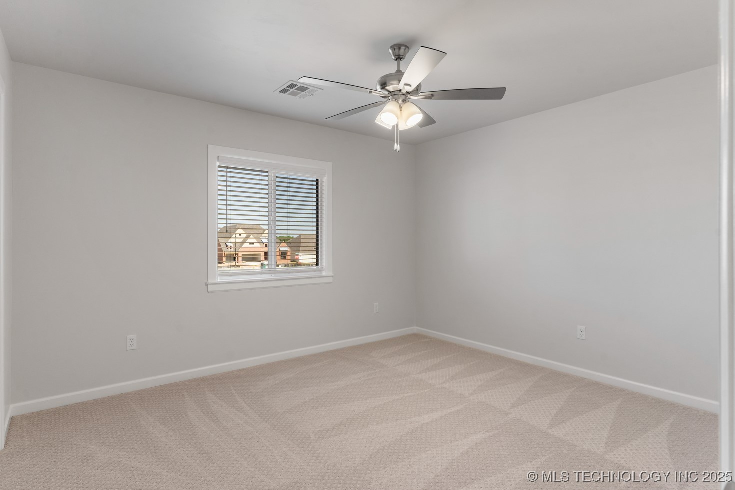 2833 E 142nd Street S Property Photo 44