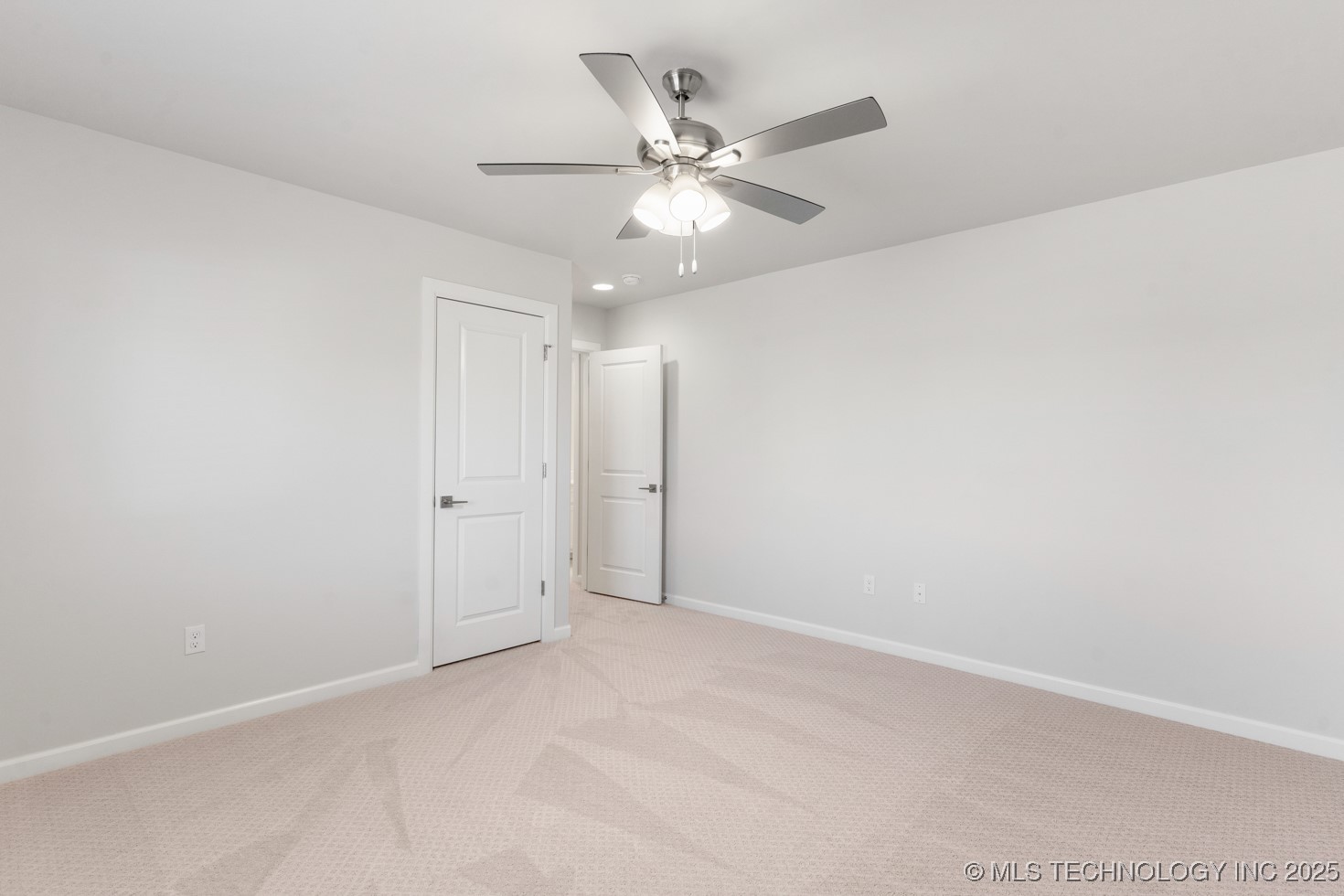 2833 E 142nd Street S Property Photo 47