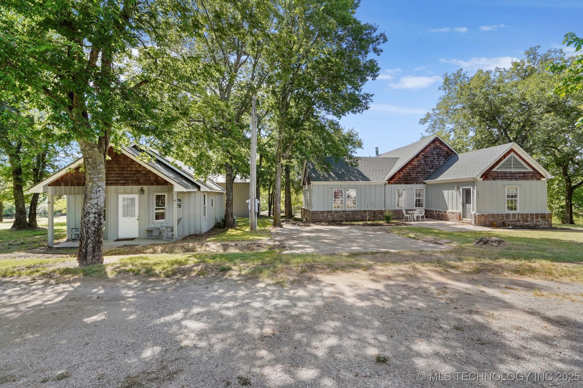 5055 E 425 Road Property Photo 1