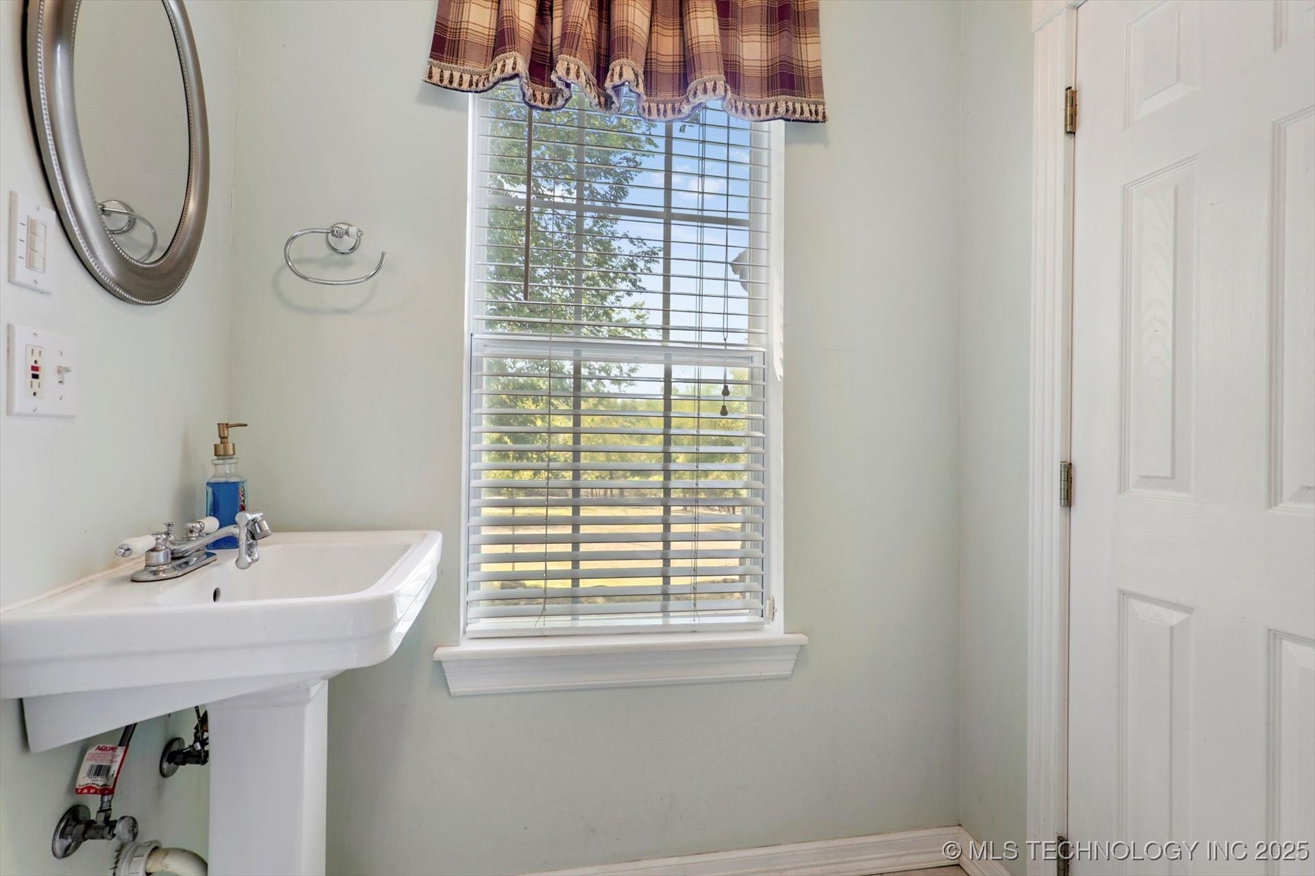 5055 E 425 Road Property Photo 26