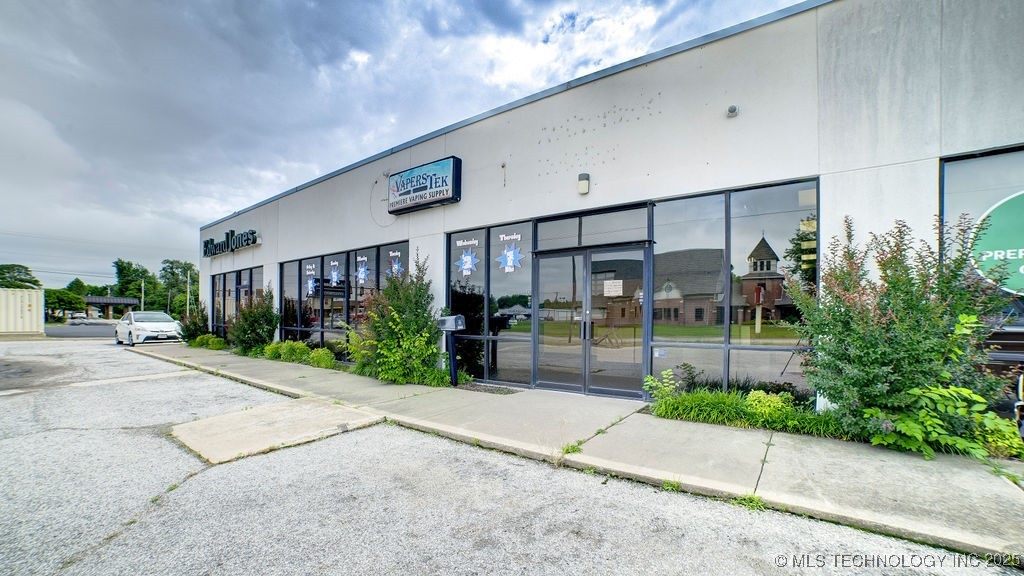 2028 N Main Street Property Photo 14